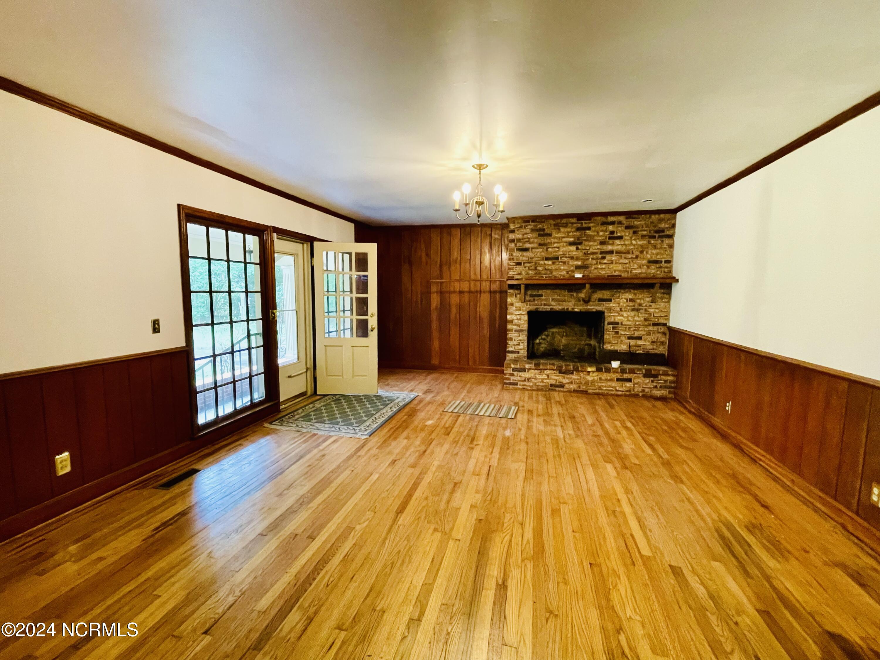 711 N East Street Property Photo 17