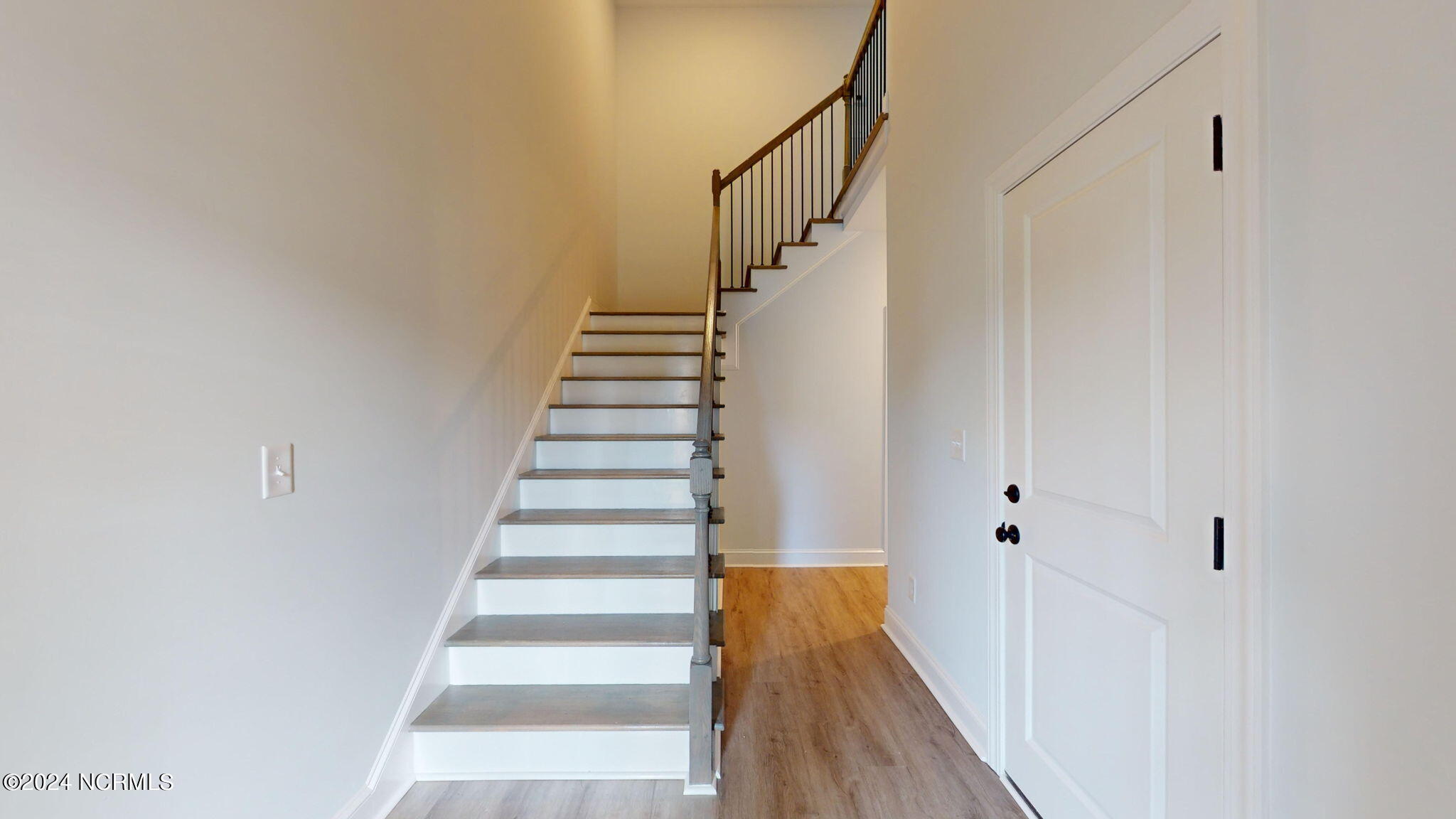2200 Dartford Drive A Property Photo 3