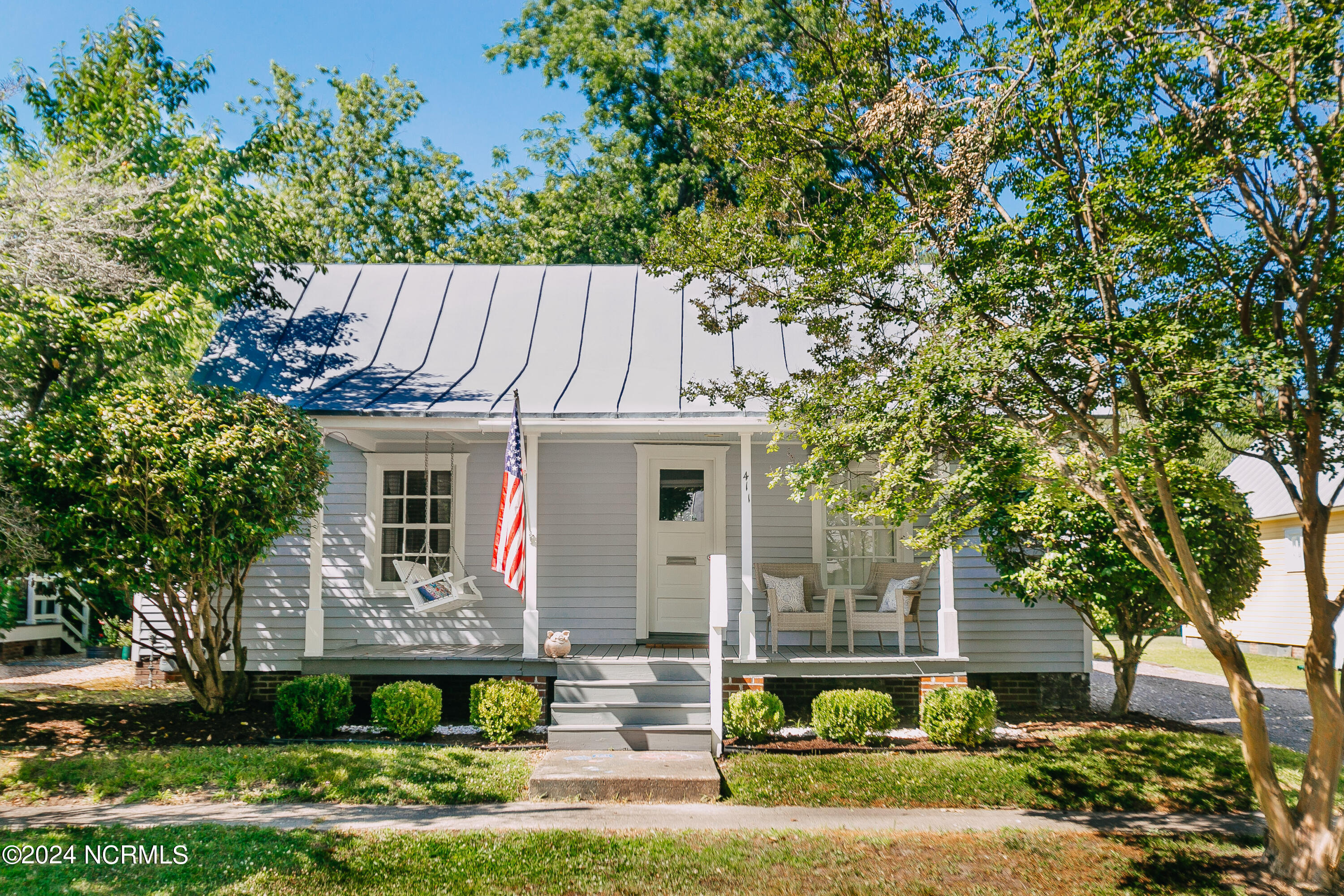 411 Phillips Street Property Photo 1