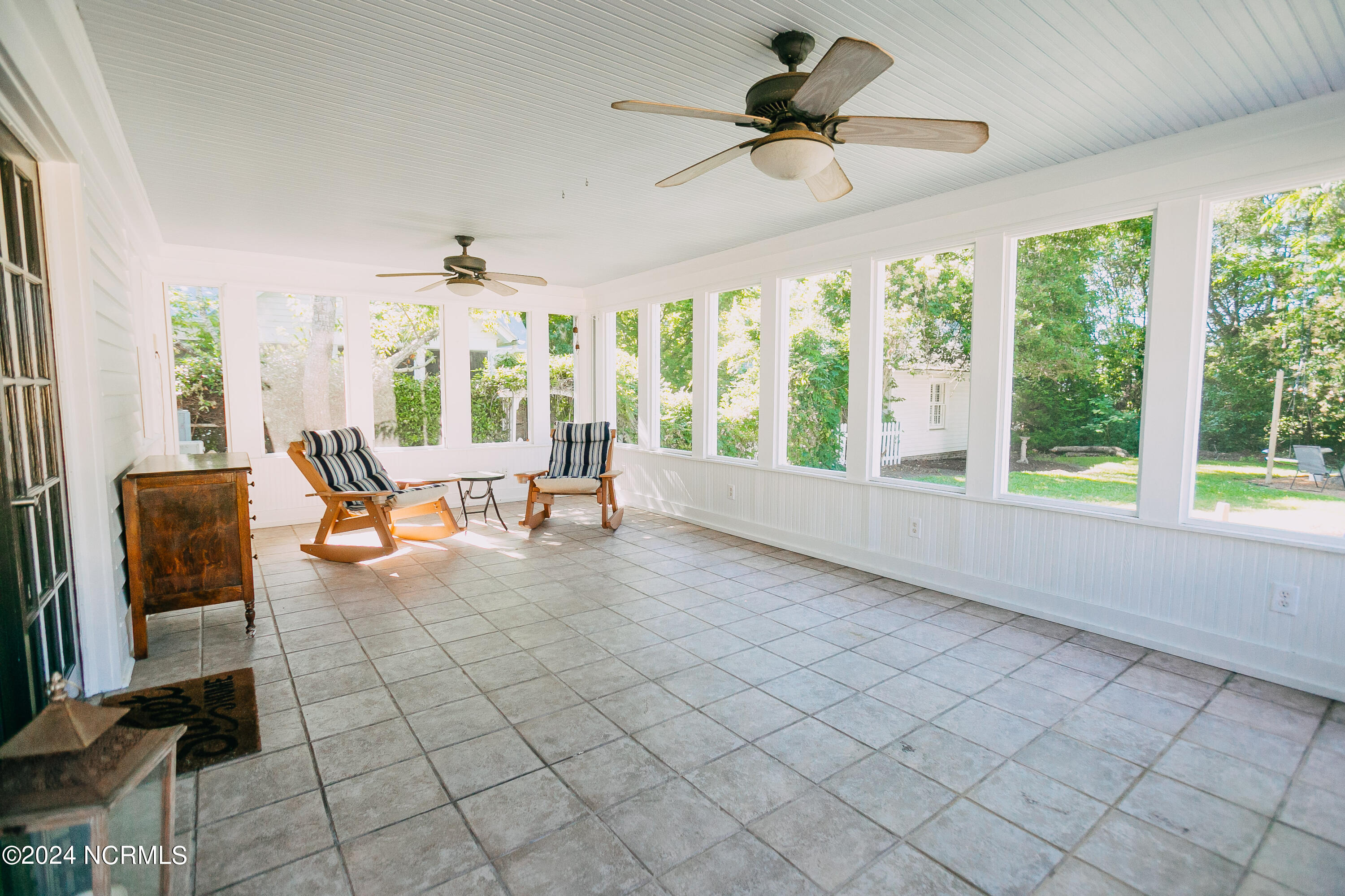 411 Phillips Street Property Photo 41