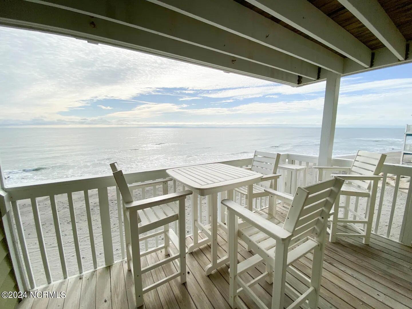 2120 Surfrider Court Property Photo 6