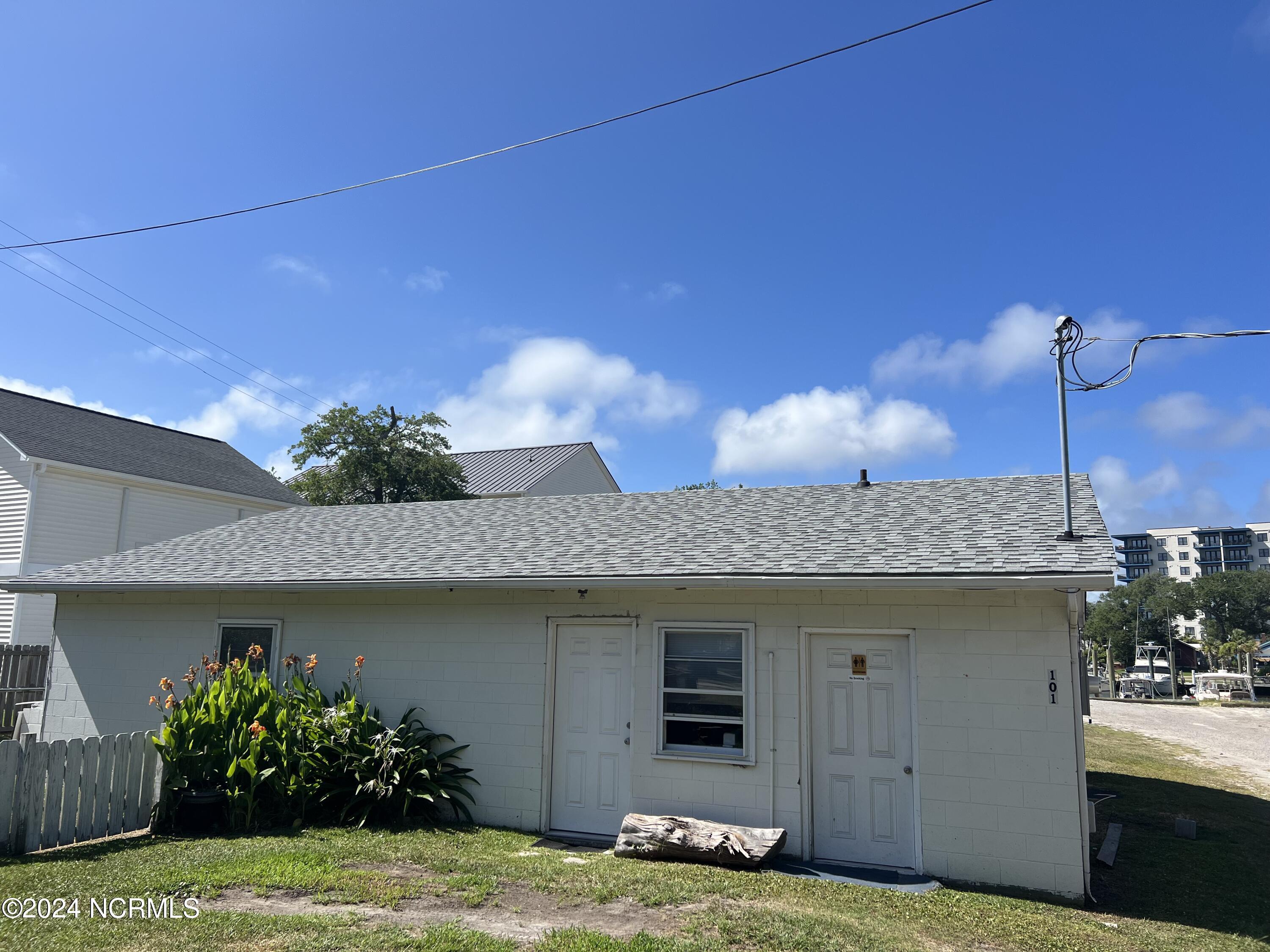 101 Roanoke Avenue Property Photo 18