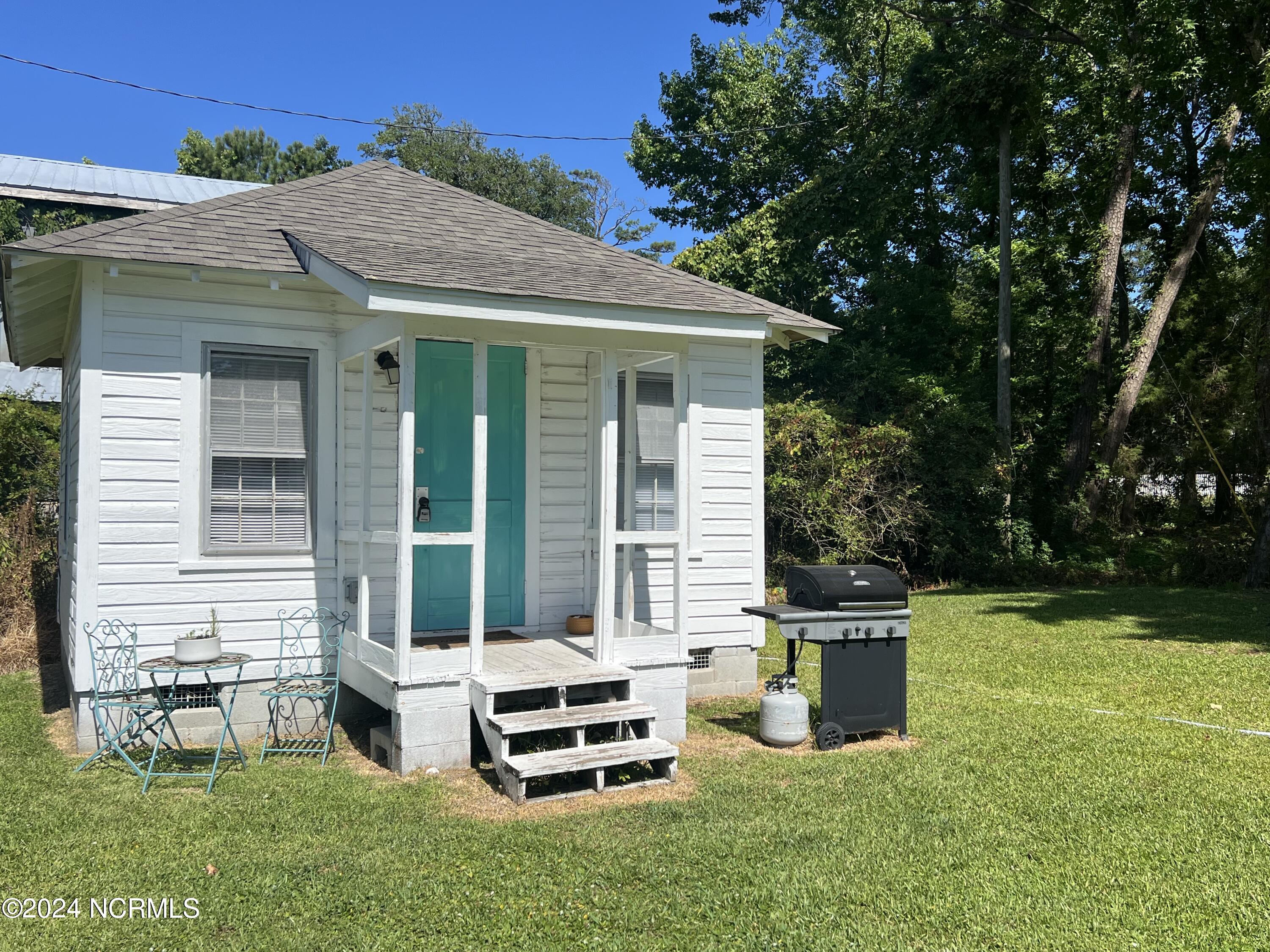 101 Roanoke Avenue Property Photo 7