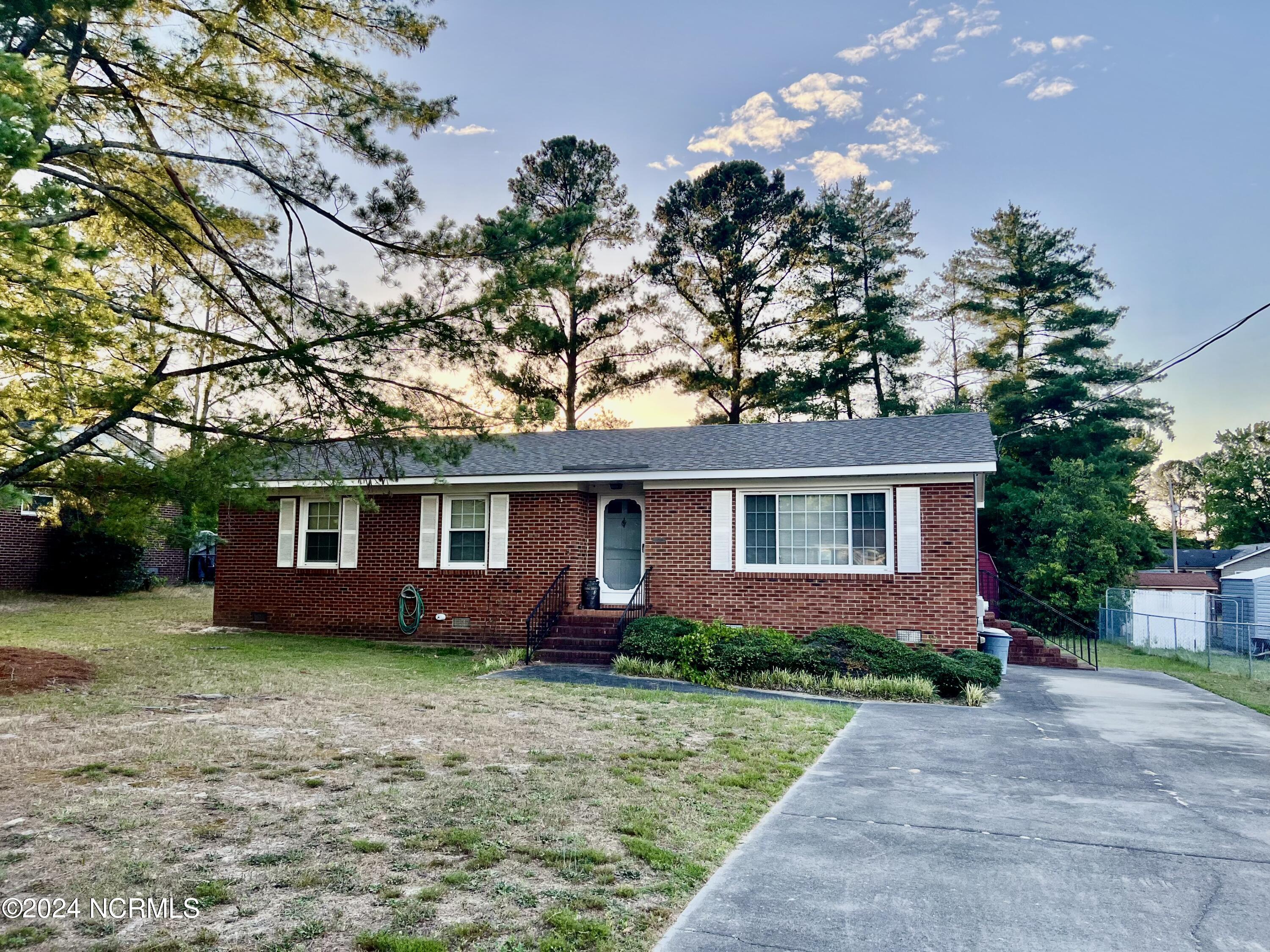 933 Montclair Avenue Property Photo