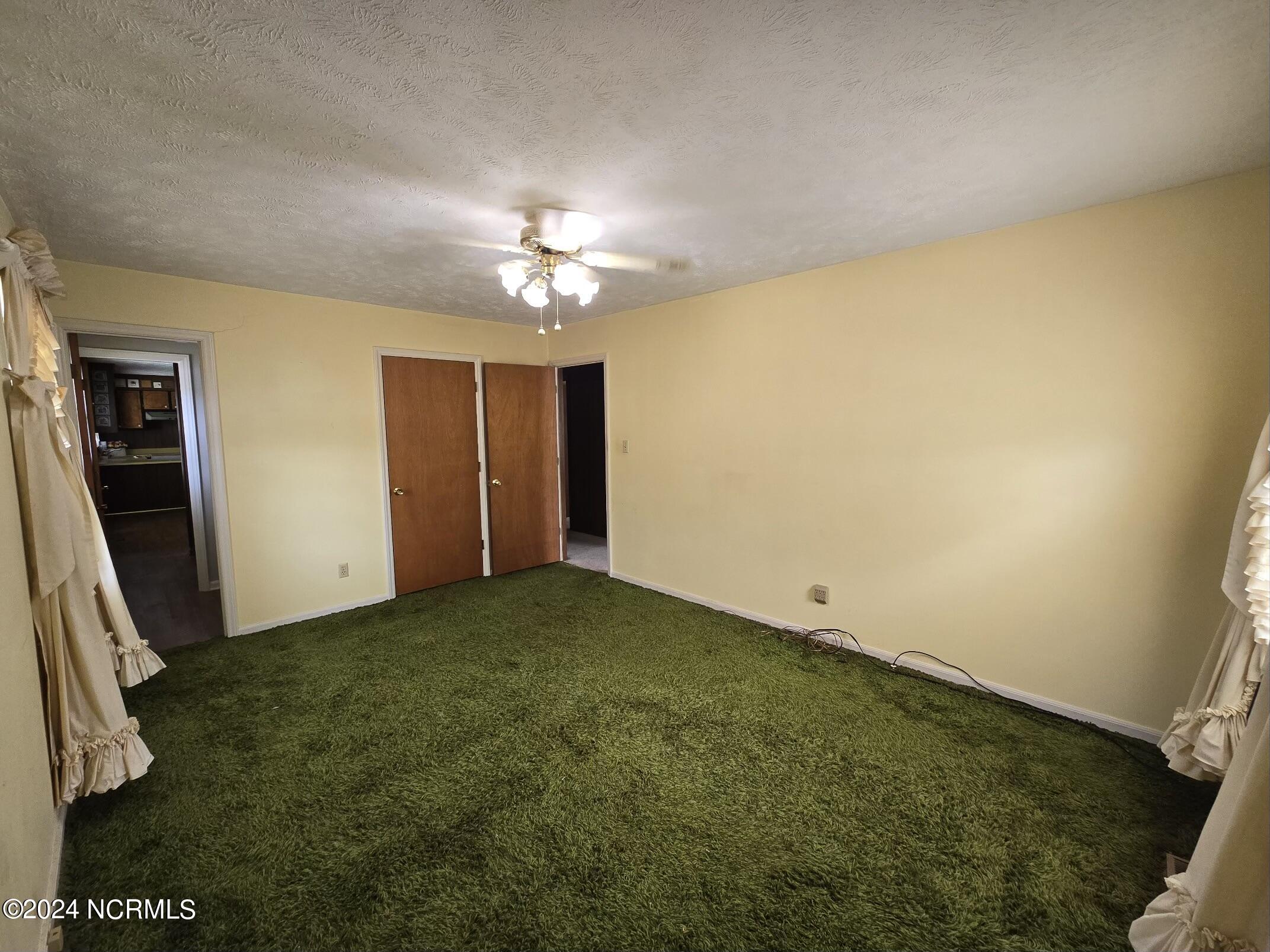 933 Montclair Avenue Property Photo 8