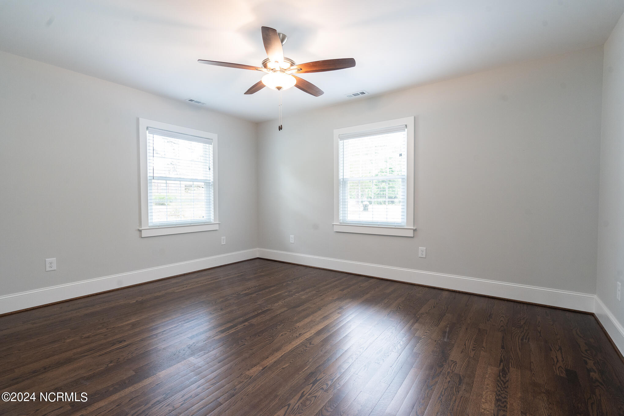 419 W Burnette Avenue Property Photo 18