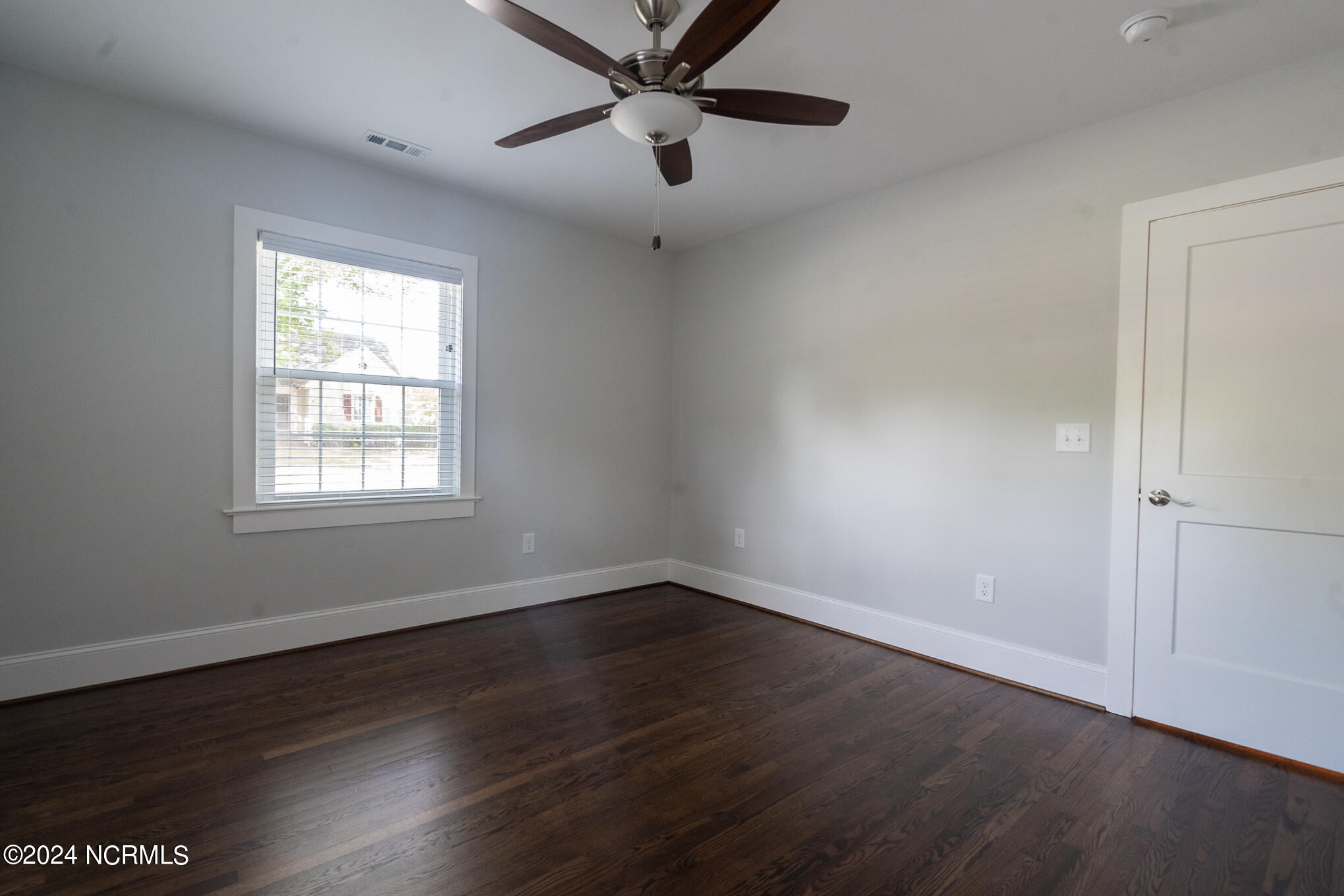 419 W Burnette Avenue Property Photo 22