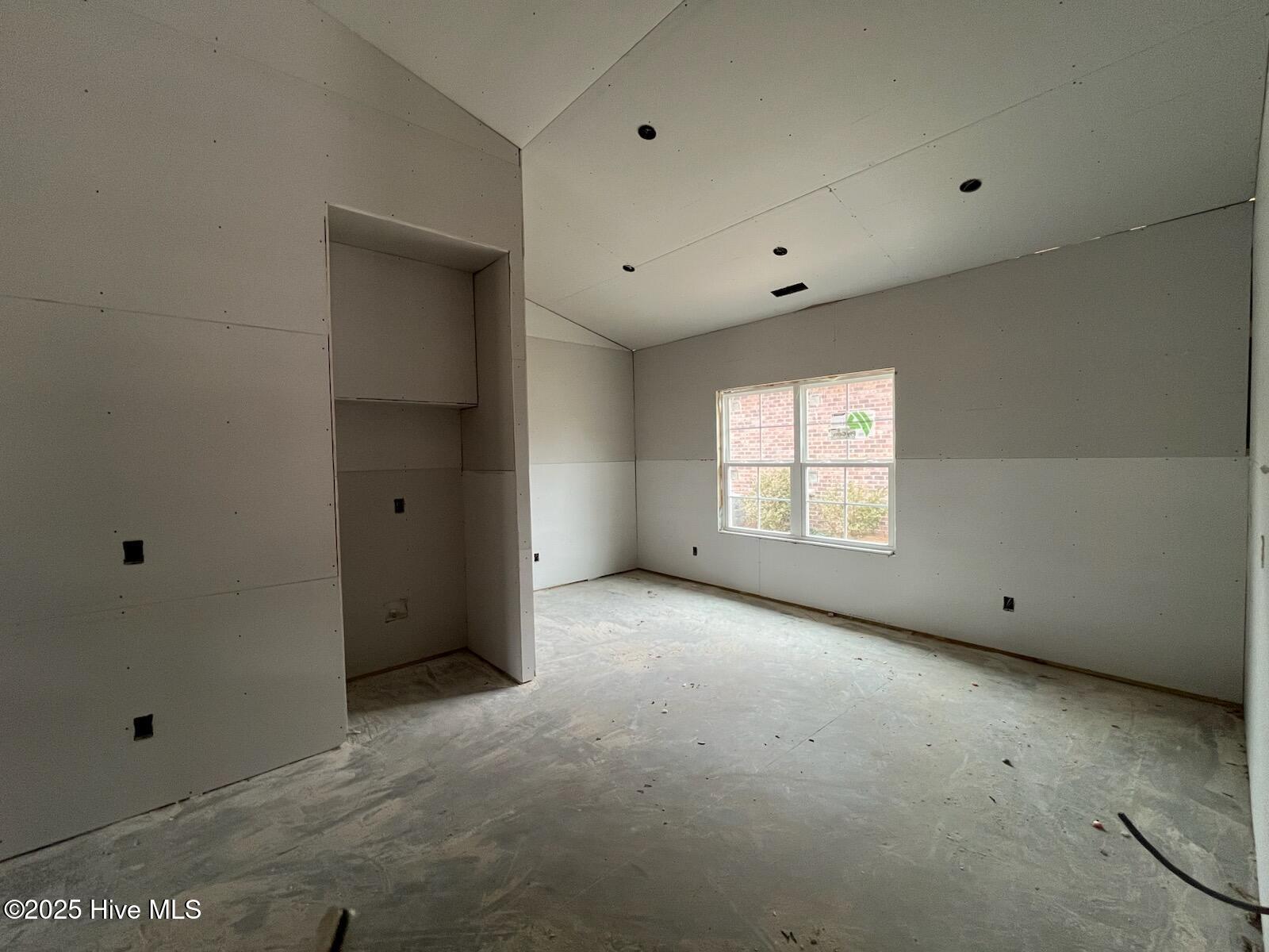 1208 Palatka Place Property Photo 4