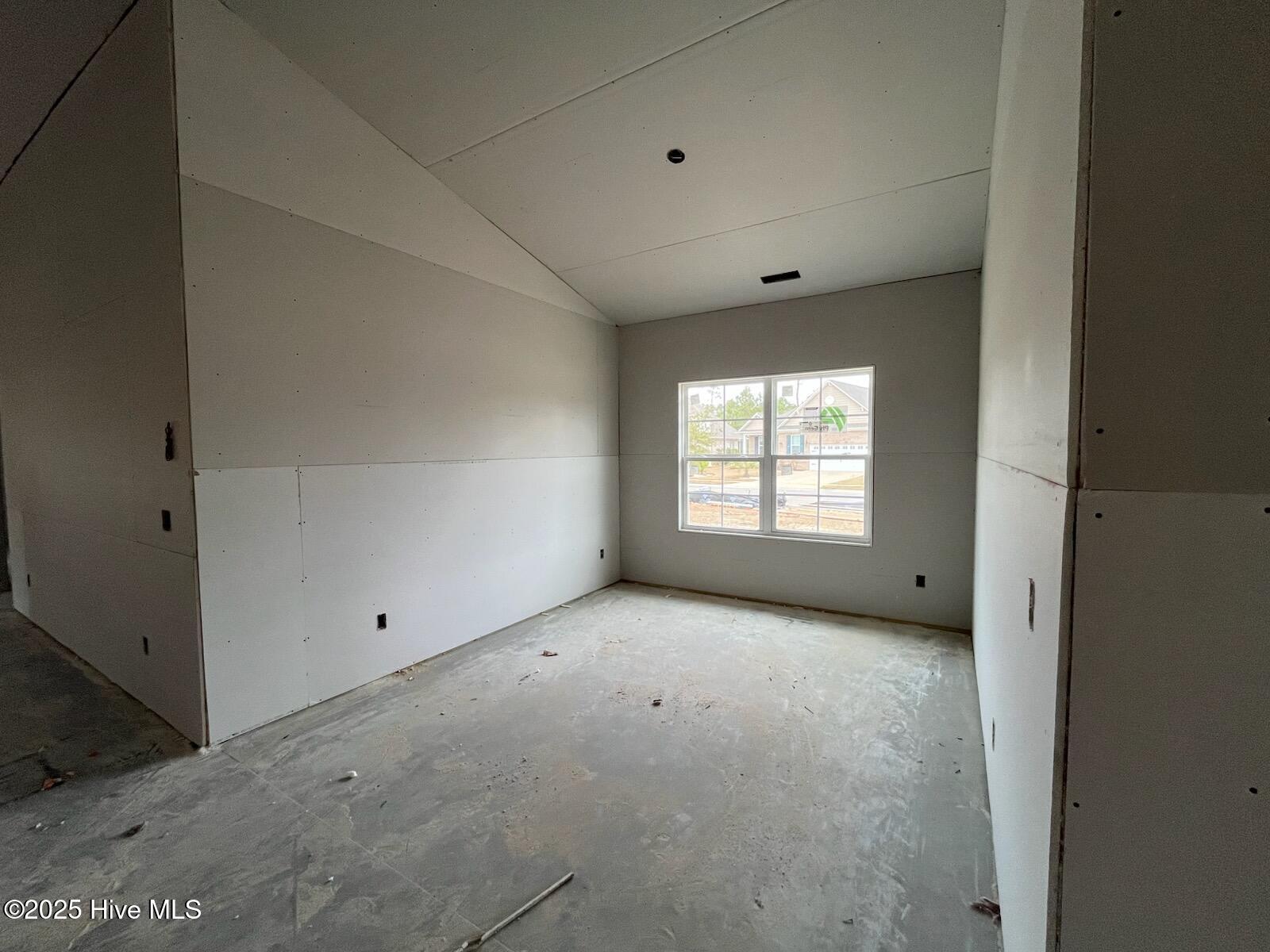 1208 Palatka Place Property Photo 5