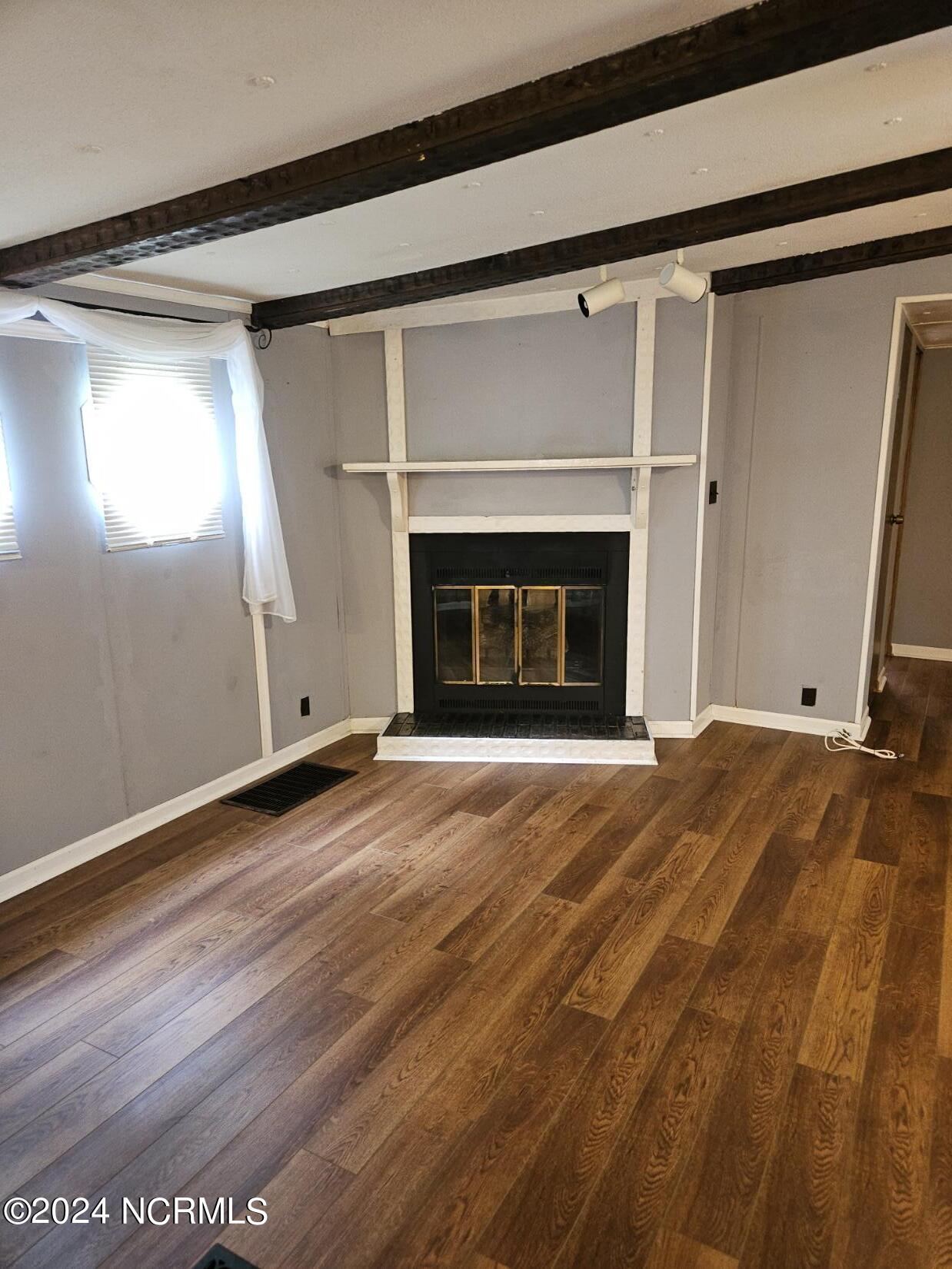 2125 Governors Road Property Photo 9
