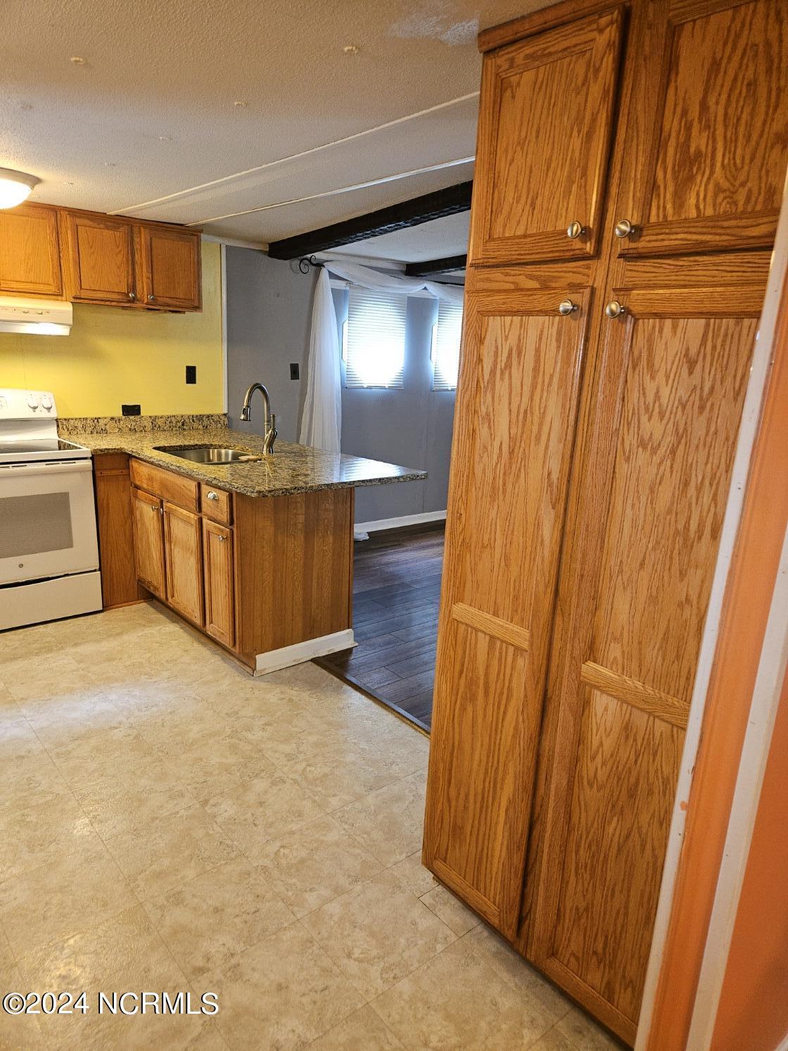 2125 Governors Road Property Photo 11