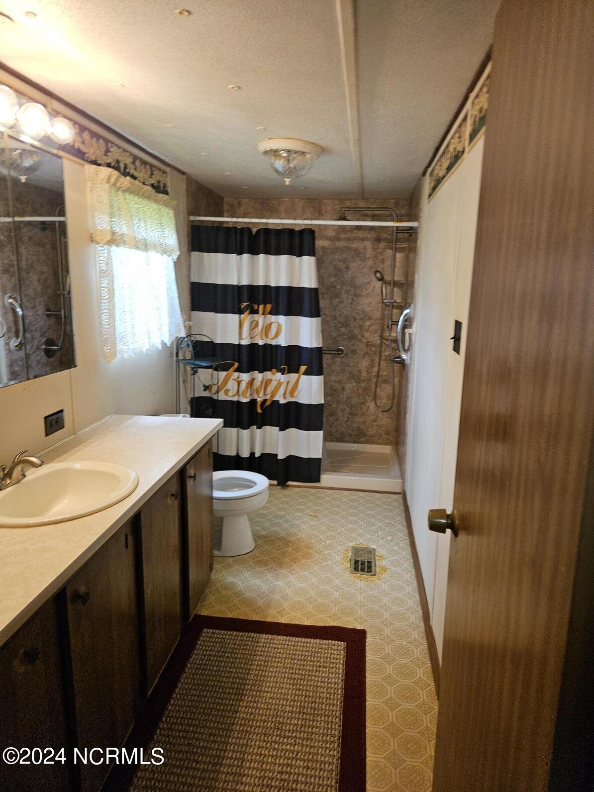 2125 Governors Road Property Photo 15