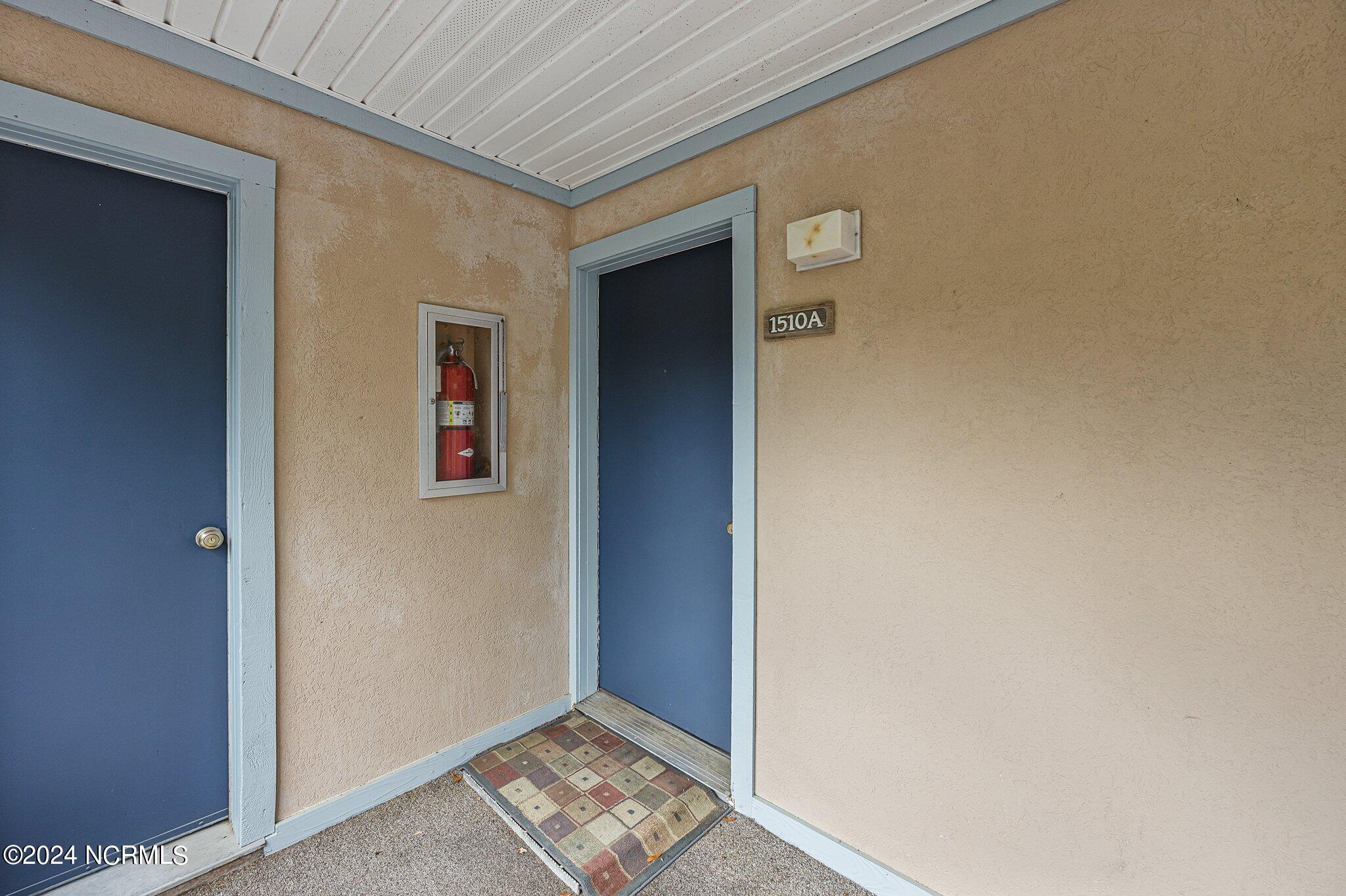 1510 Harbourside Drive Property Photo 3