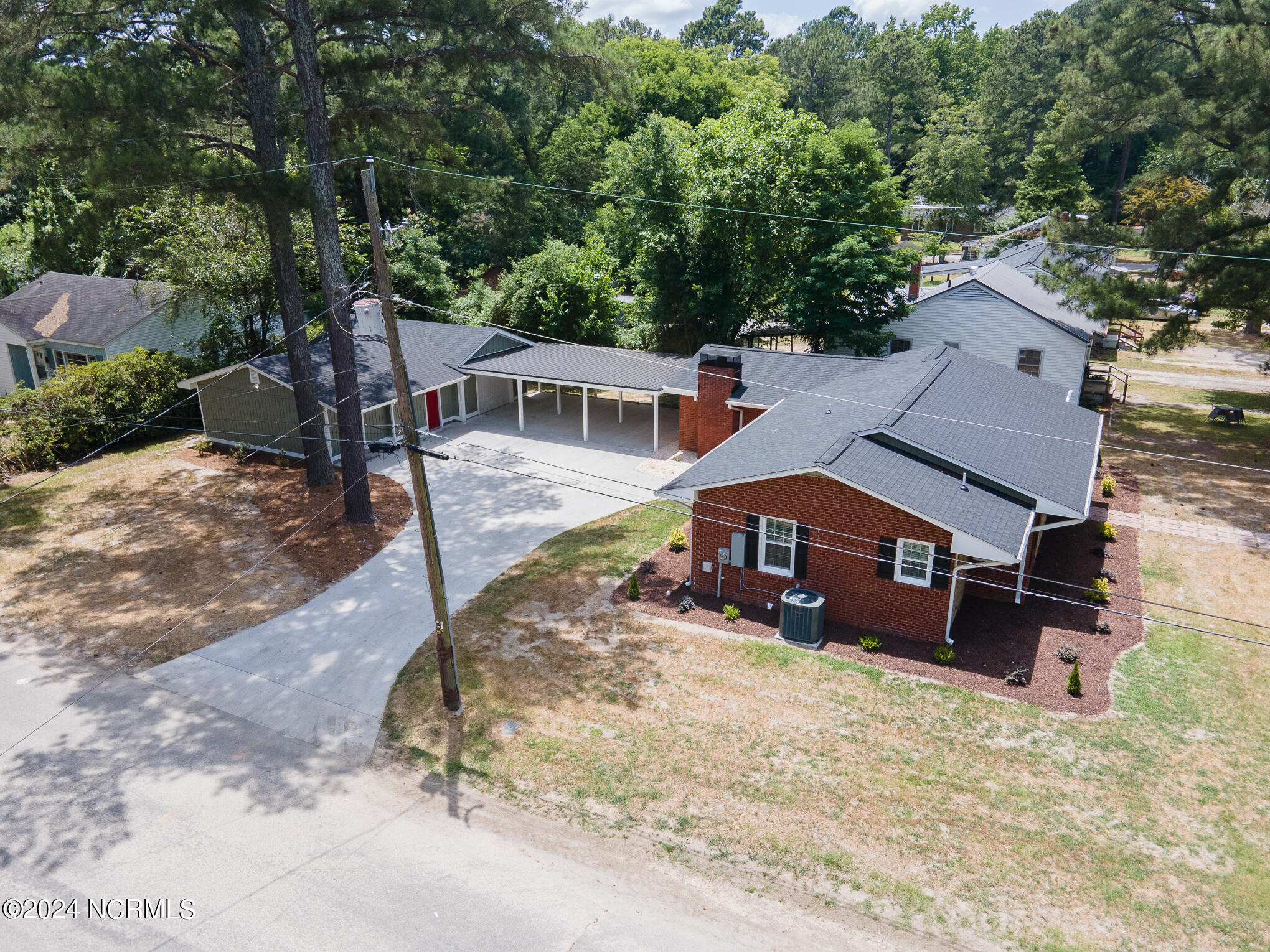 615 S Church Street Property Photo 6