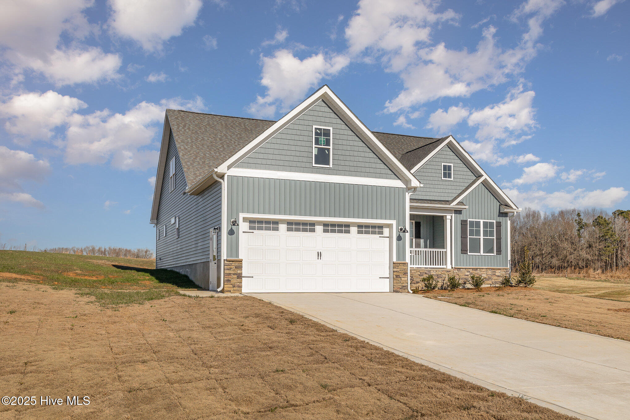 198 Ruskin Drive Property Photo 2