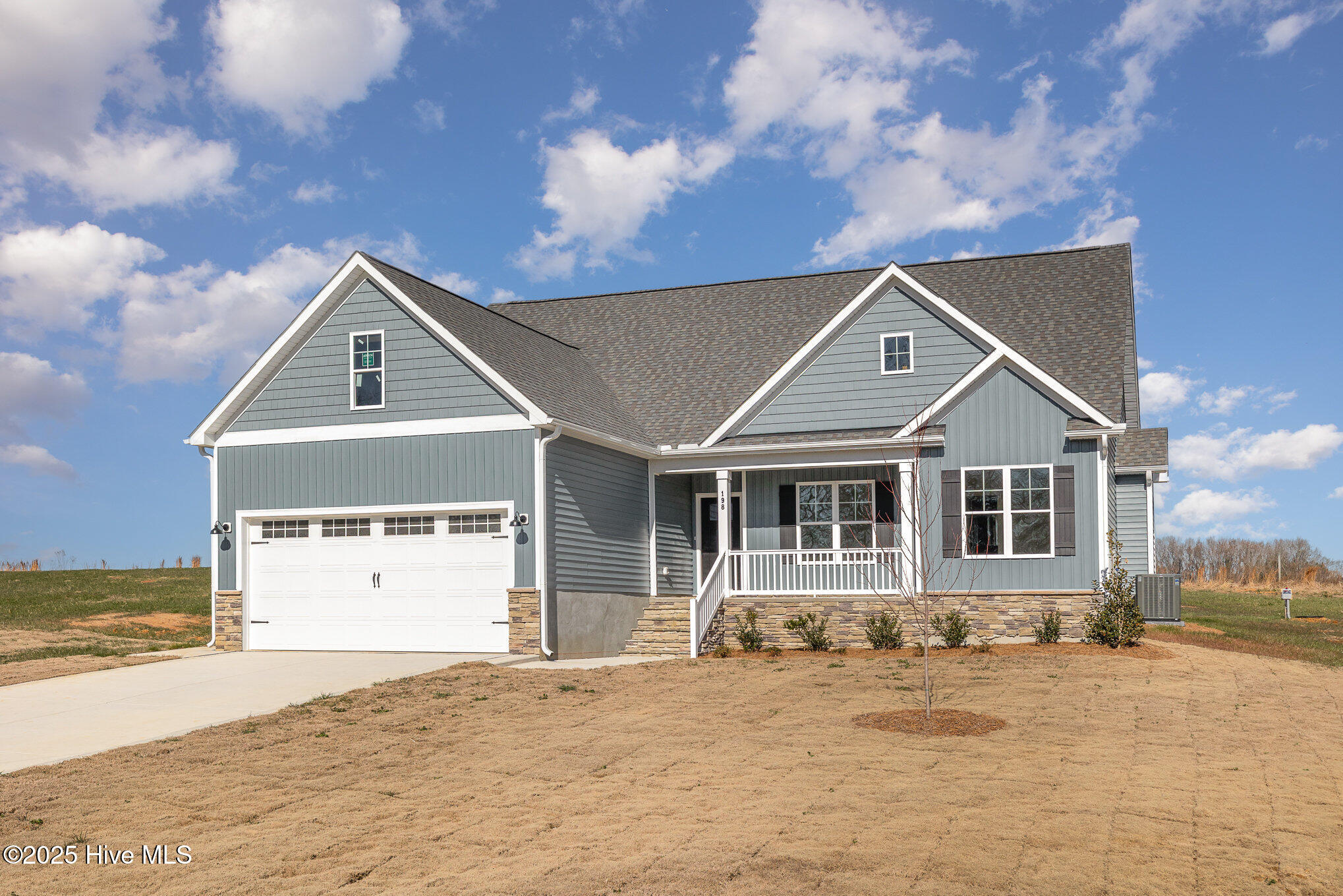 198 Ruskin Drive Property Photo 3