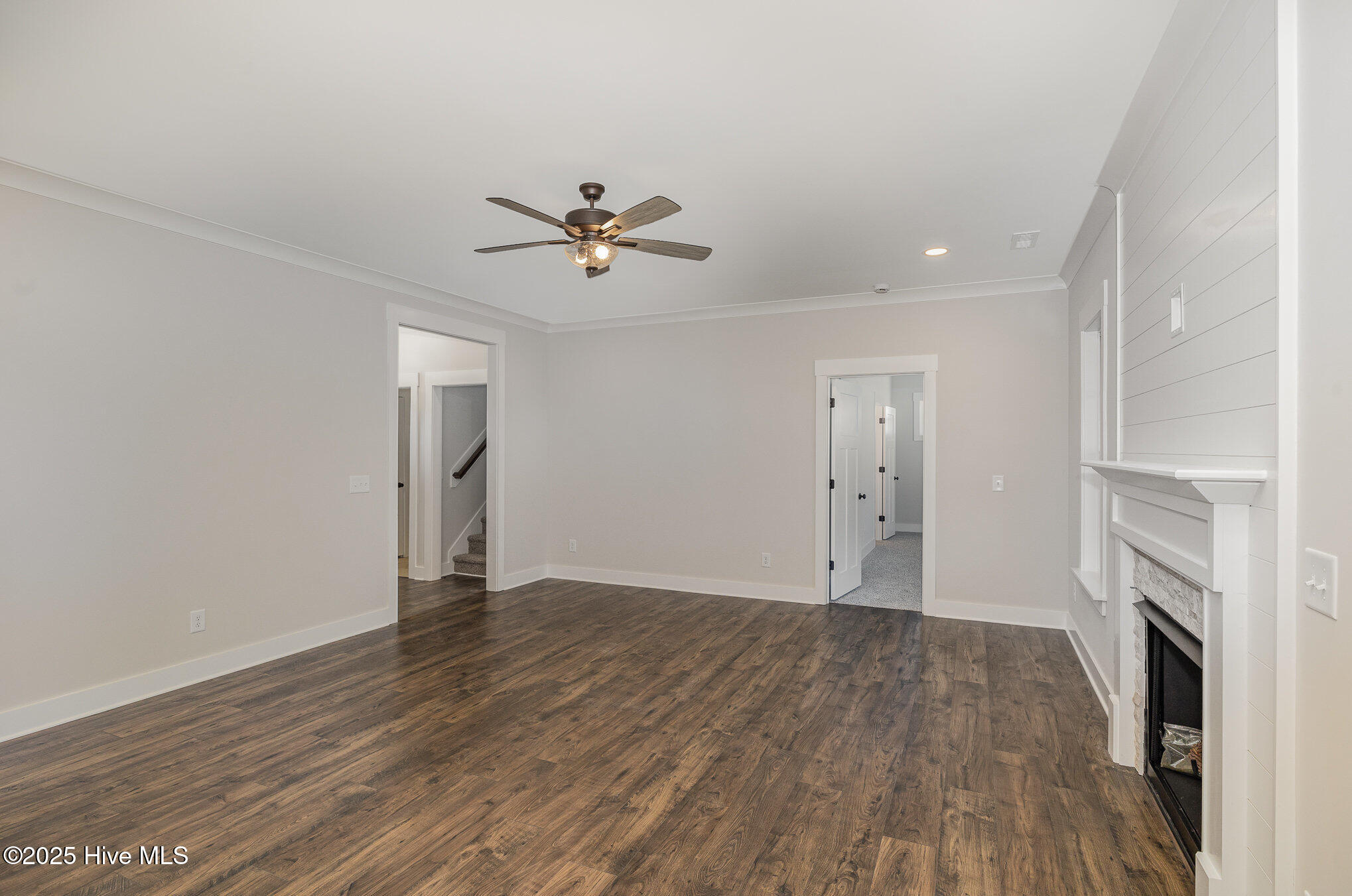 198 Ruskin Drive Property Photo 8