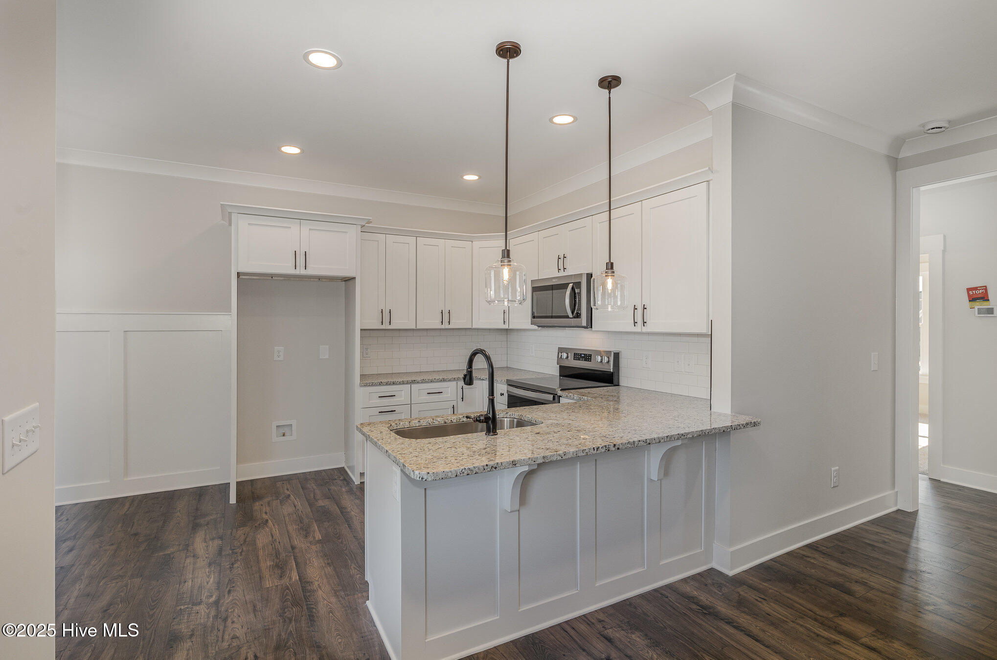 198 Ruskin Drive Property Photo 11