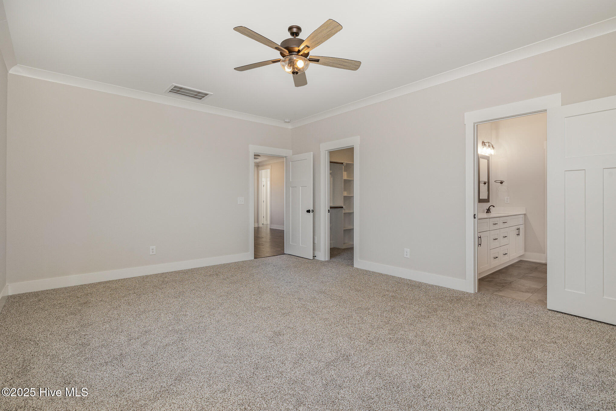 198 Ruskin Drive Property Photo 15