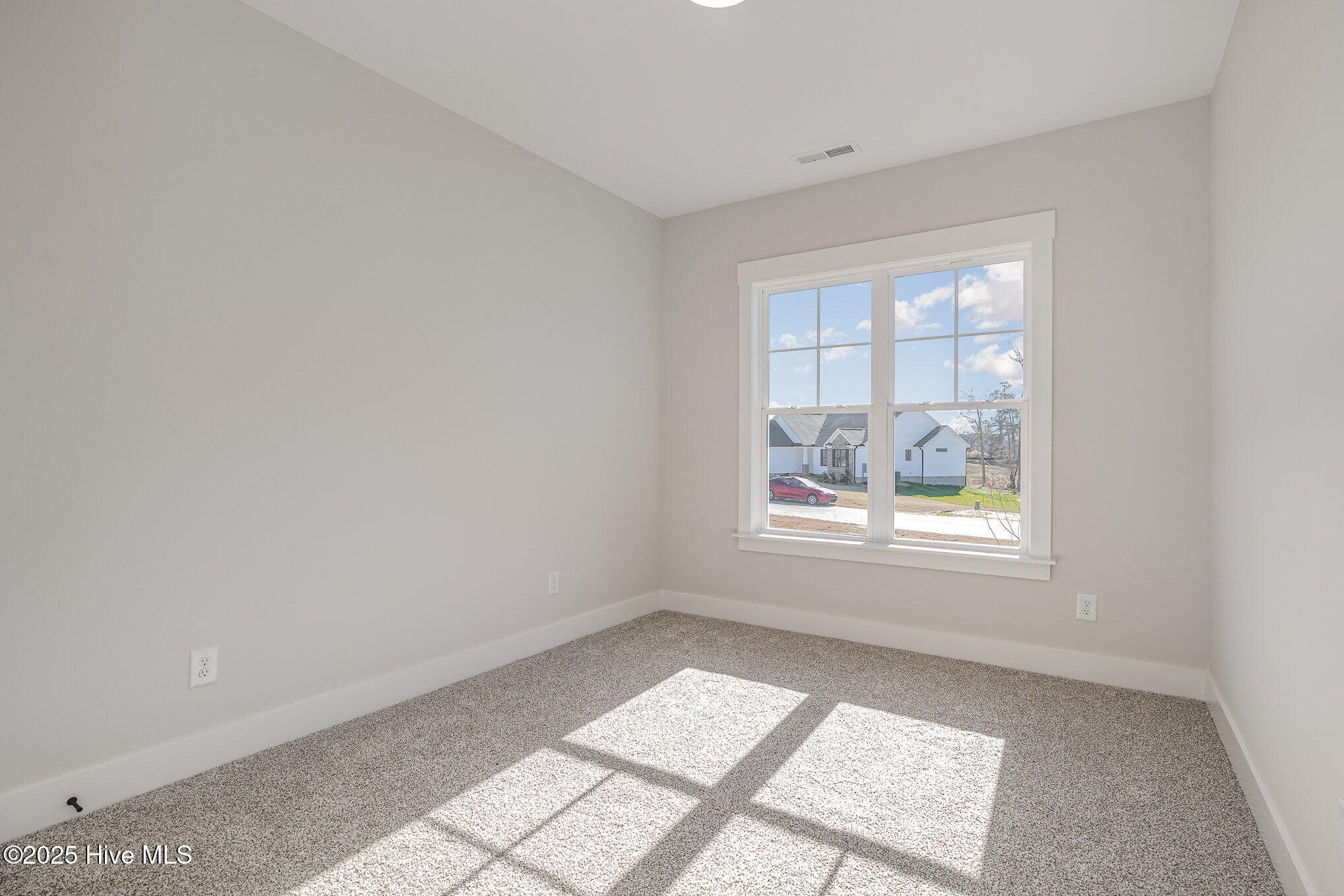 198 Ruskin Drive Property Photo 20