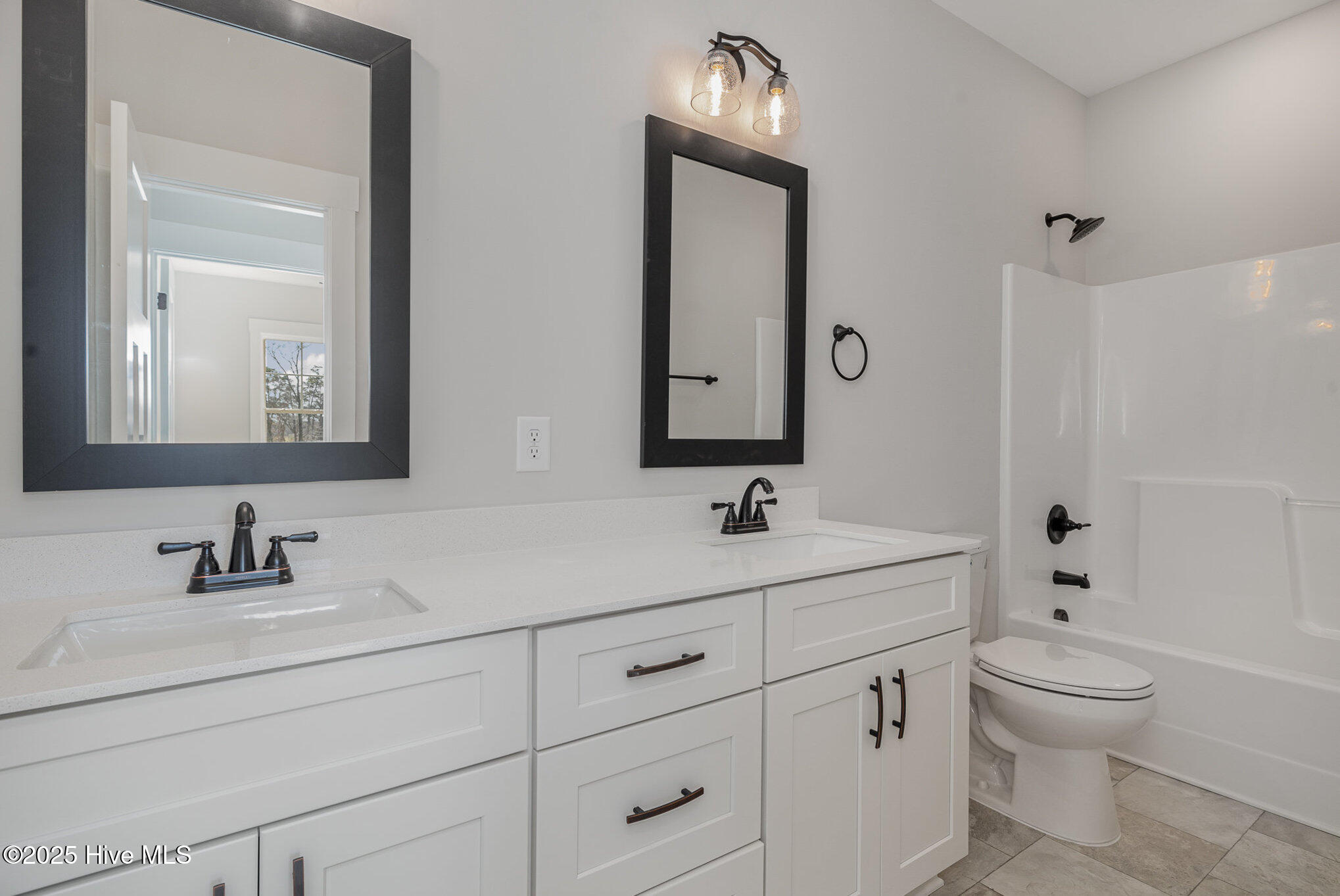 198 Ruskin Drive Property Photo 22