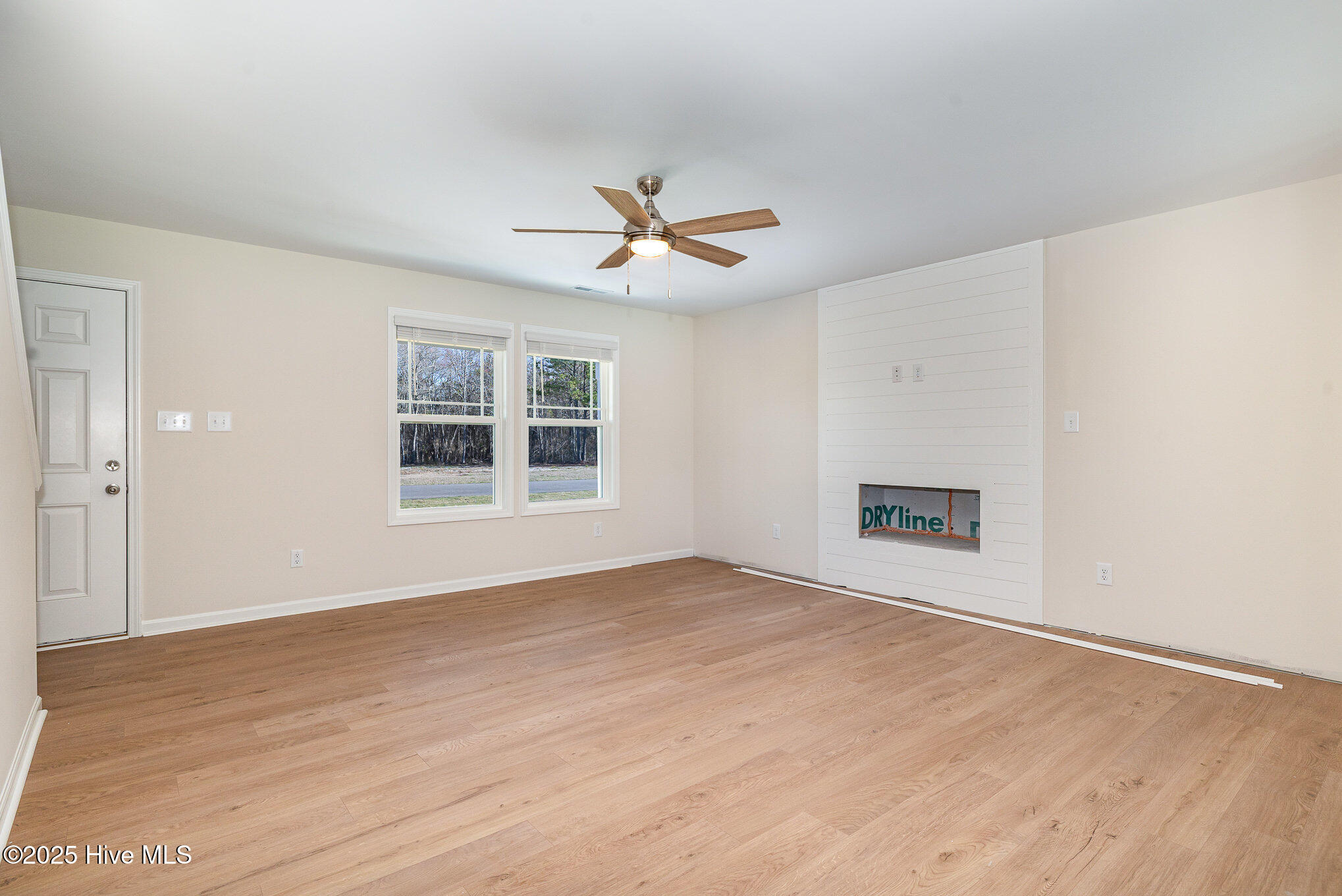 300 Tuscany Circle Property Photo 5