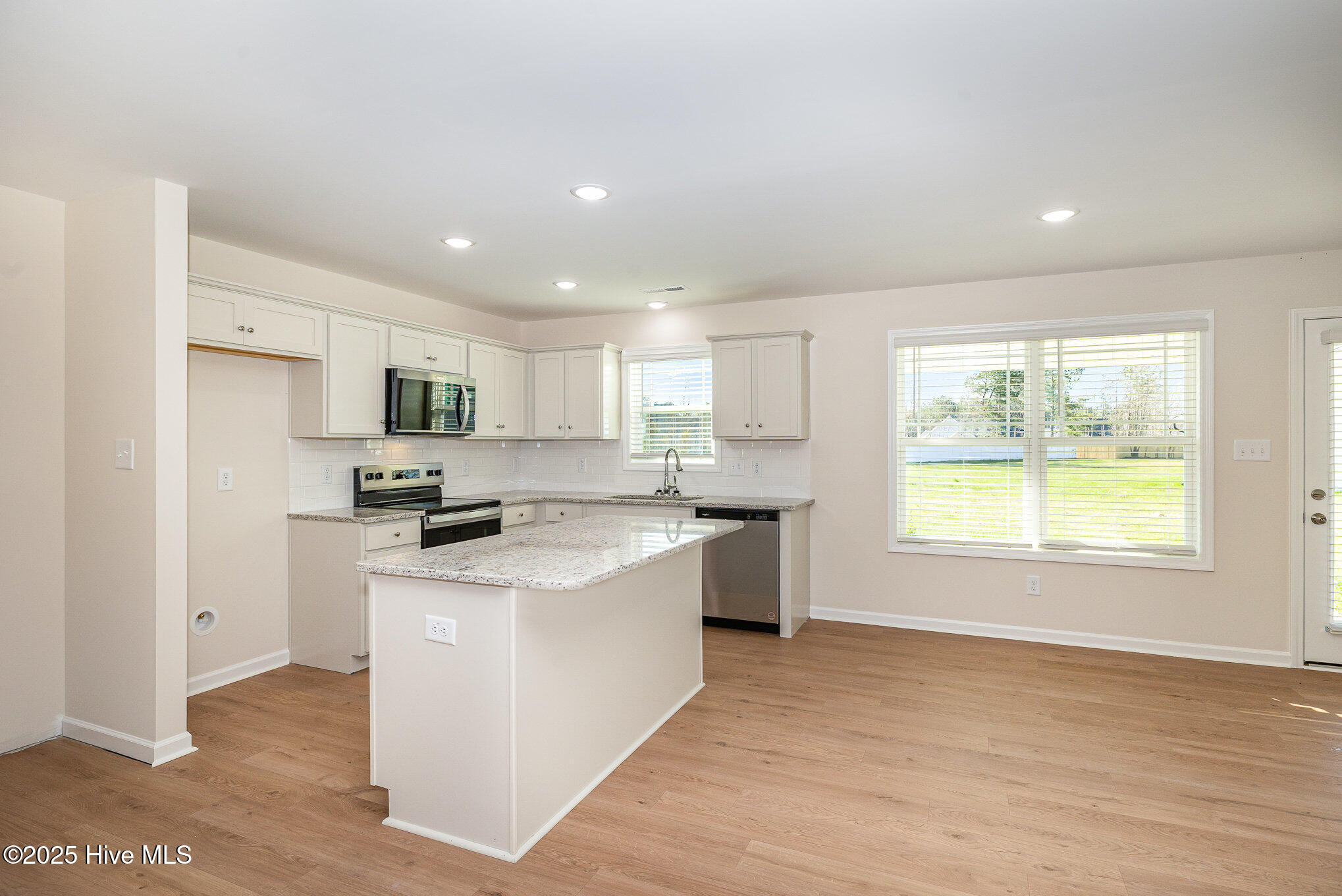 300 Tuscany Circle Property Photo 6