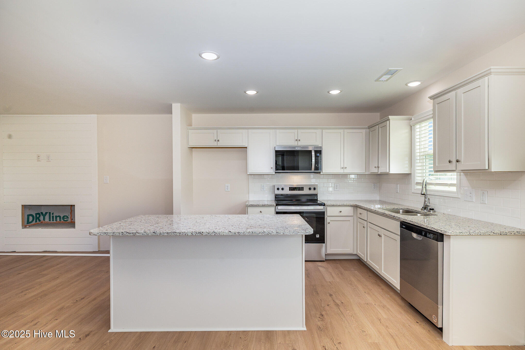 300 Tuscany Circle Property Photo 7