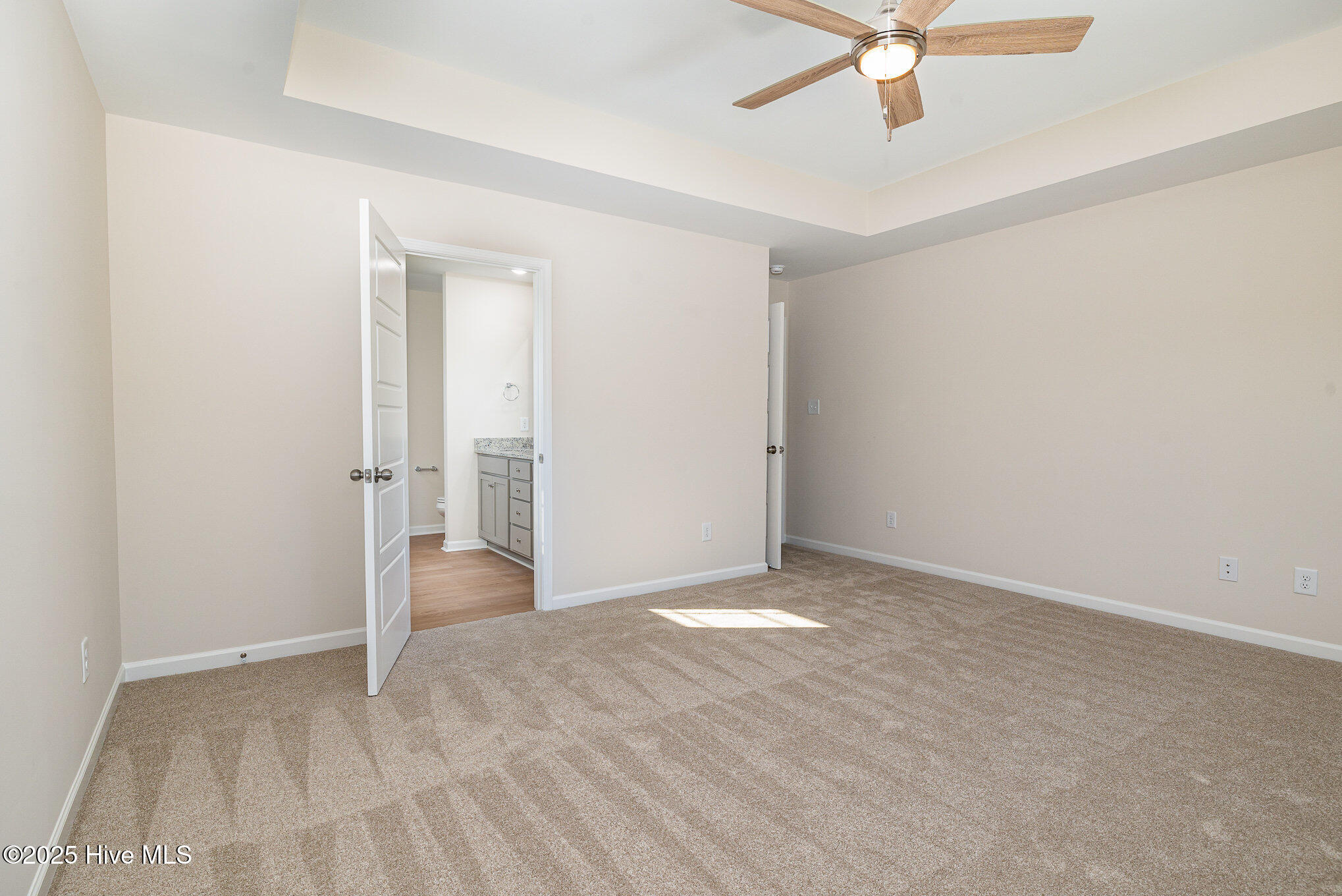 300 Tuscany Circle Property Photo 12