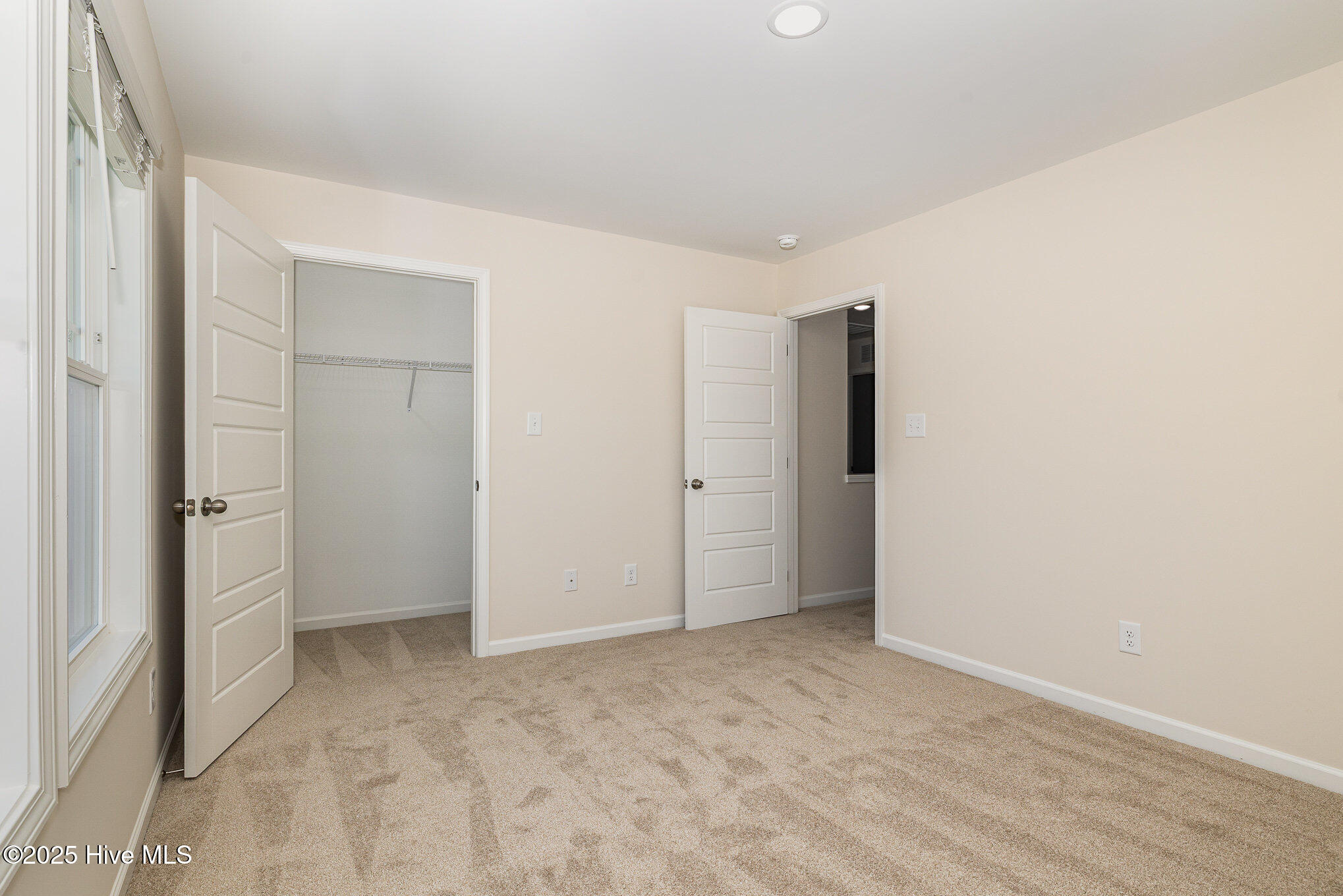 300 Tuscany Circle Property Photo 18
