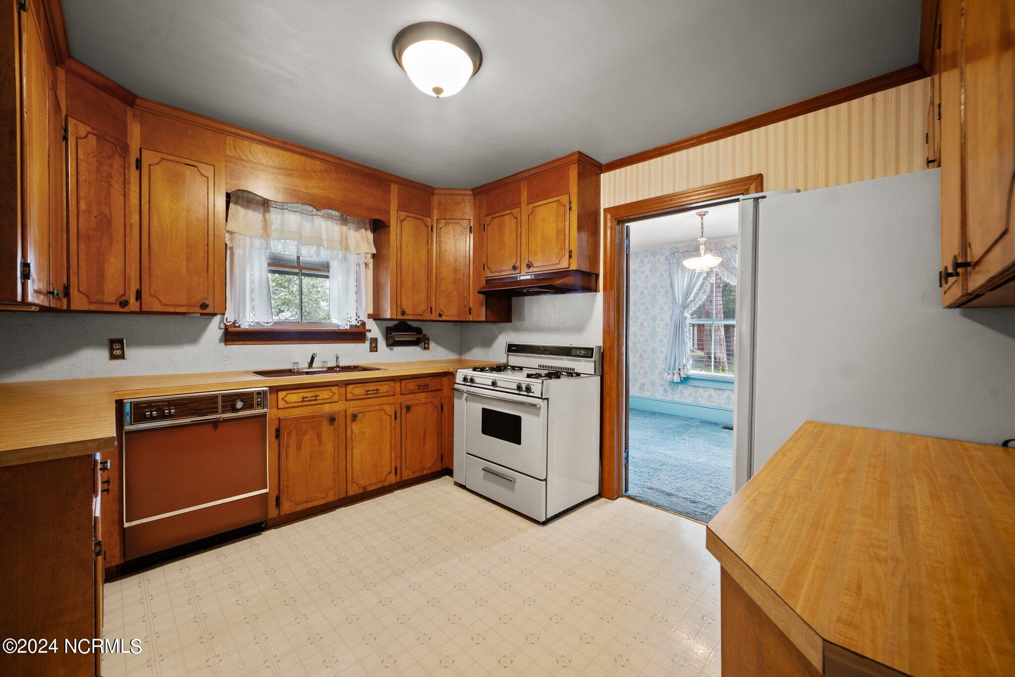 607 N Smithwick Street Property Photo 31