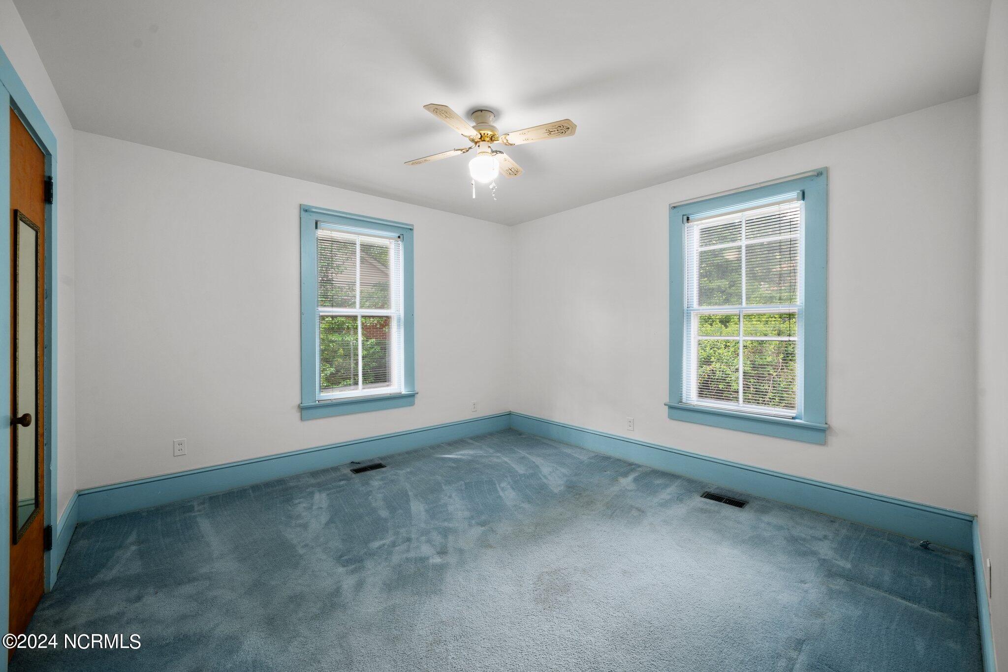 607 N Smithwick Street Property Photo 36