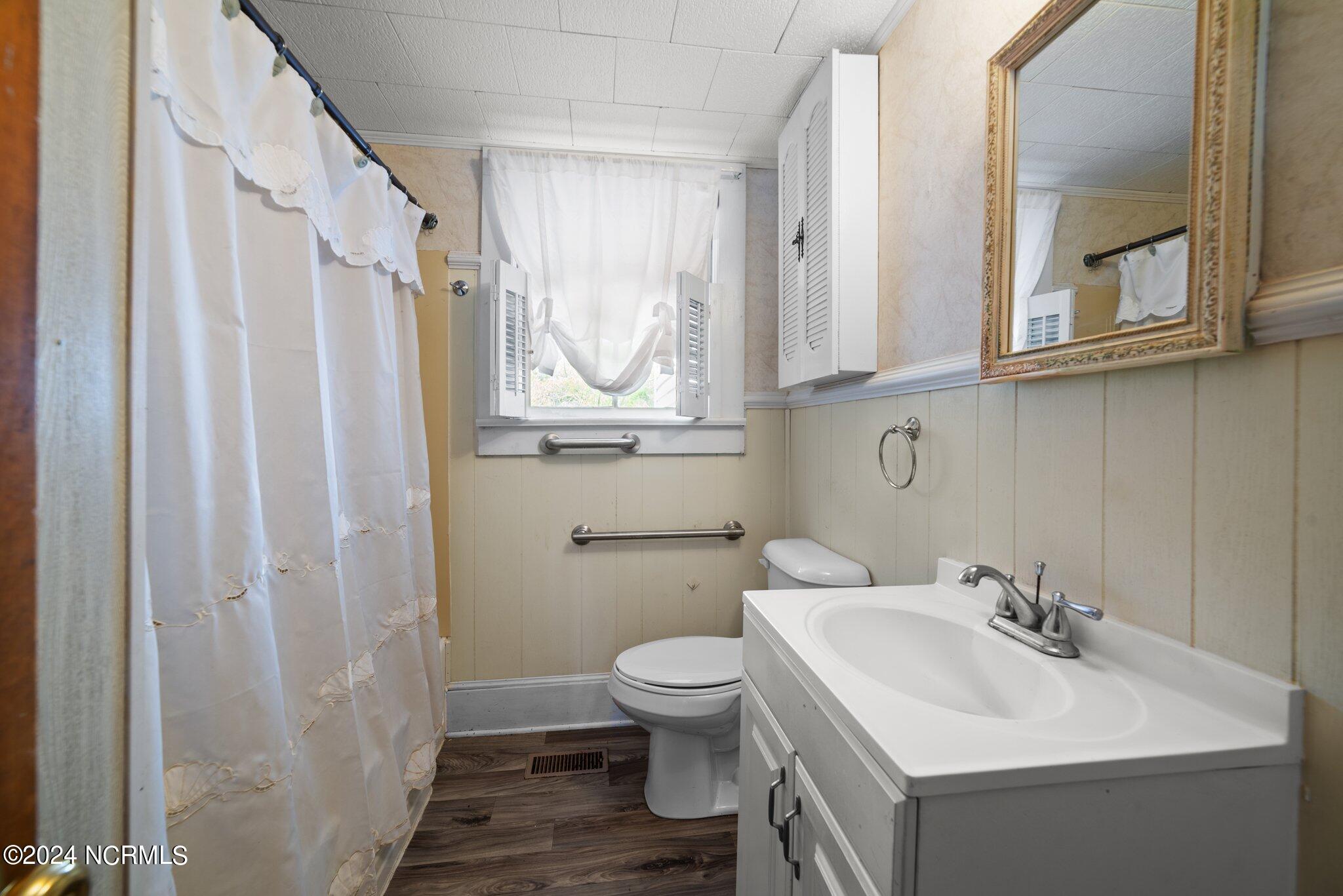 607 N Smithwick Street Property Photo 45