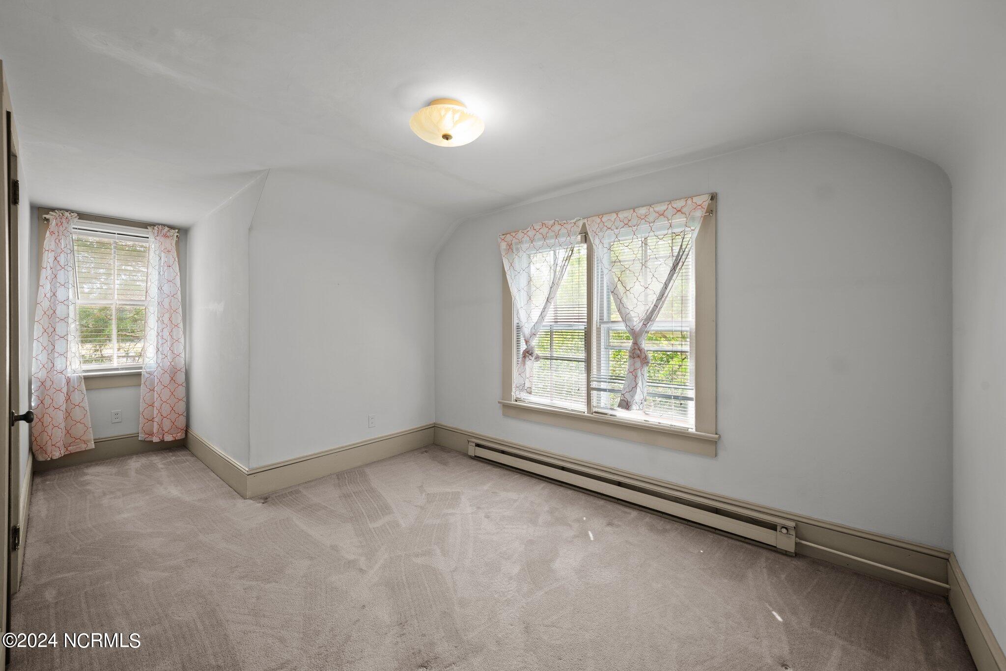 607 N Smithwick Street Property Photo 53