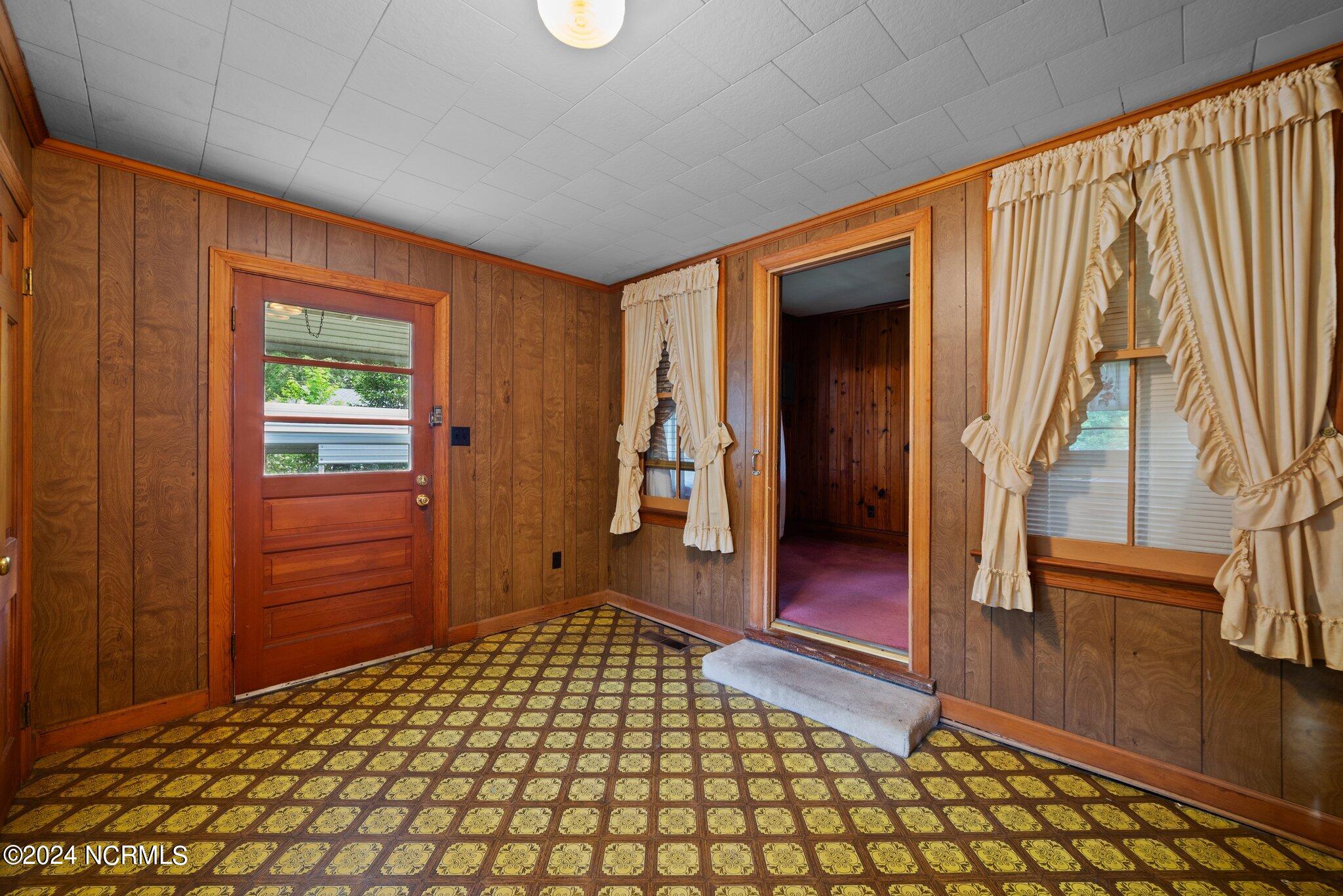 607 N Smithwick Street Property Photo 59