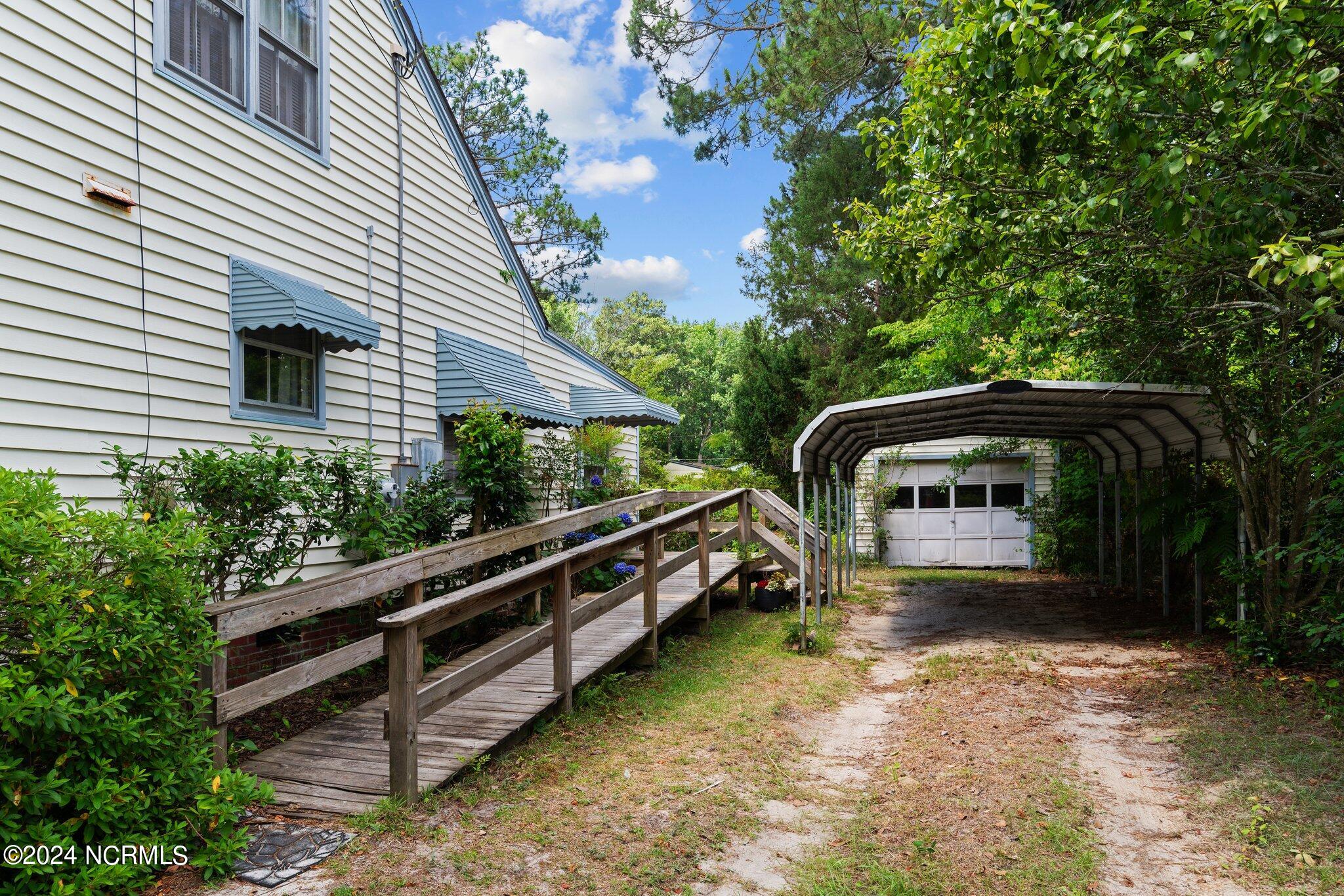 607 N Smithwick Street Property Photo 64