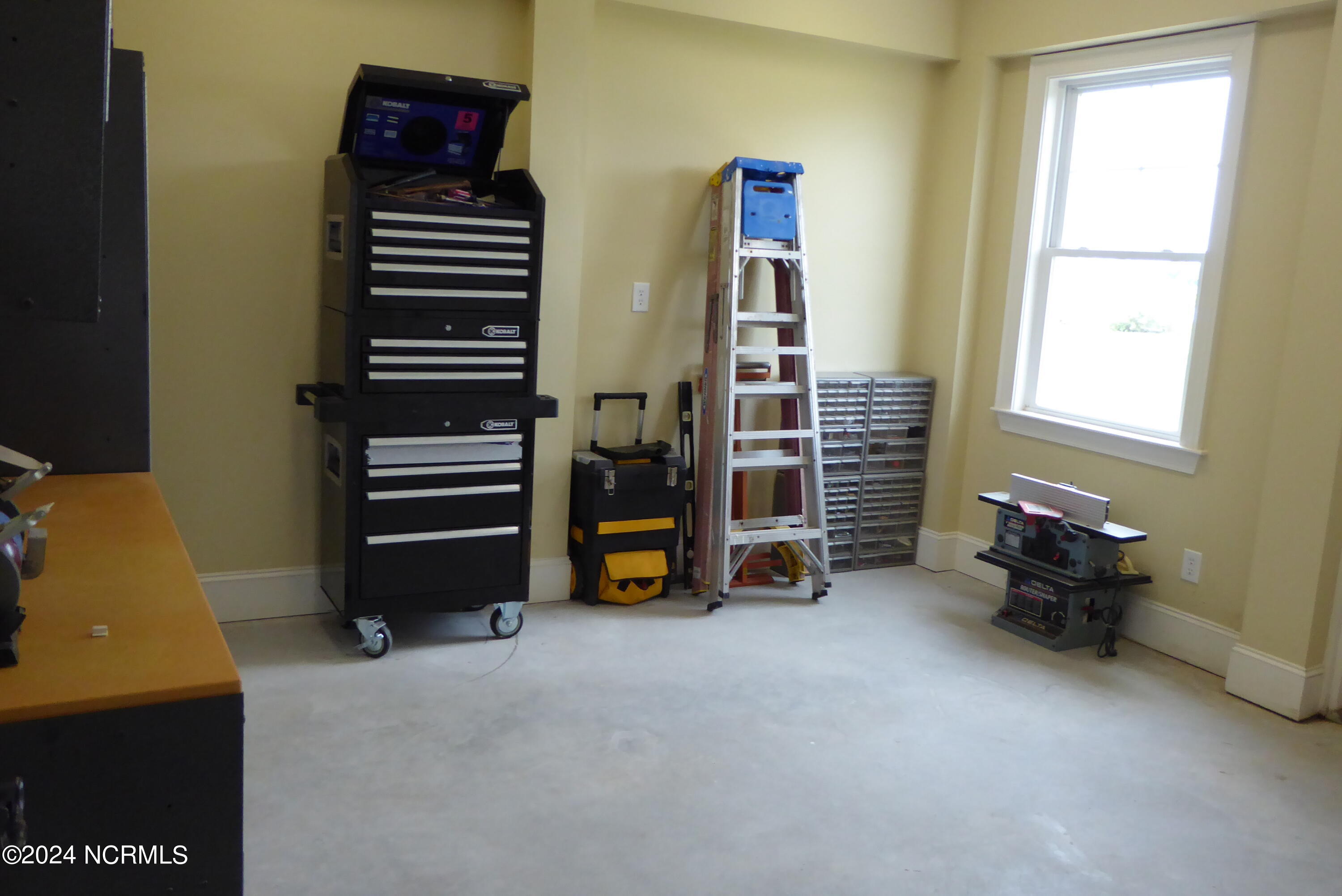 1405 Oglesby Road Property Photo 17