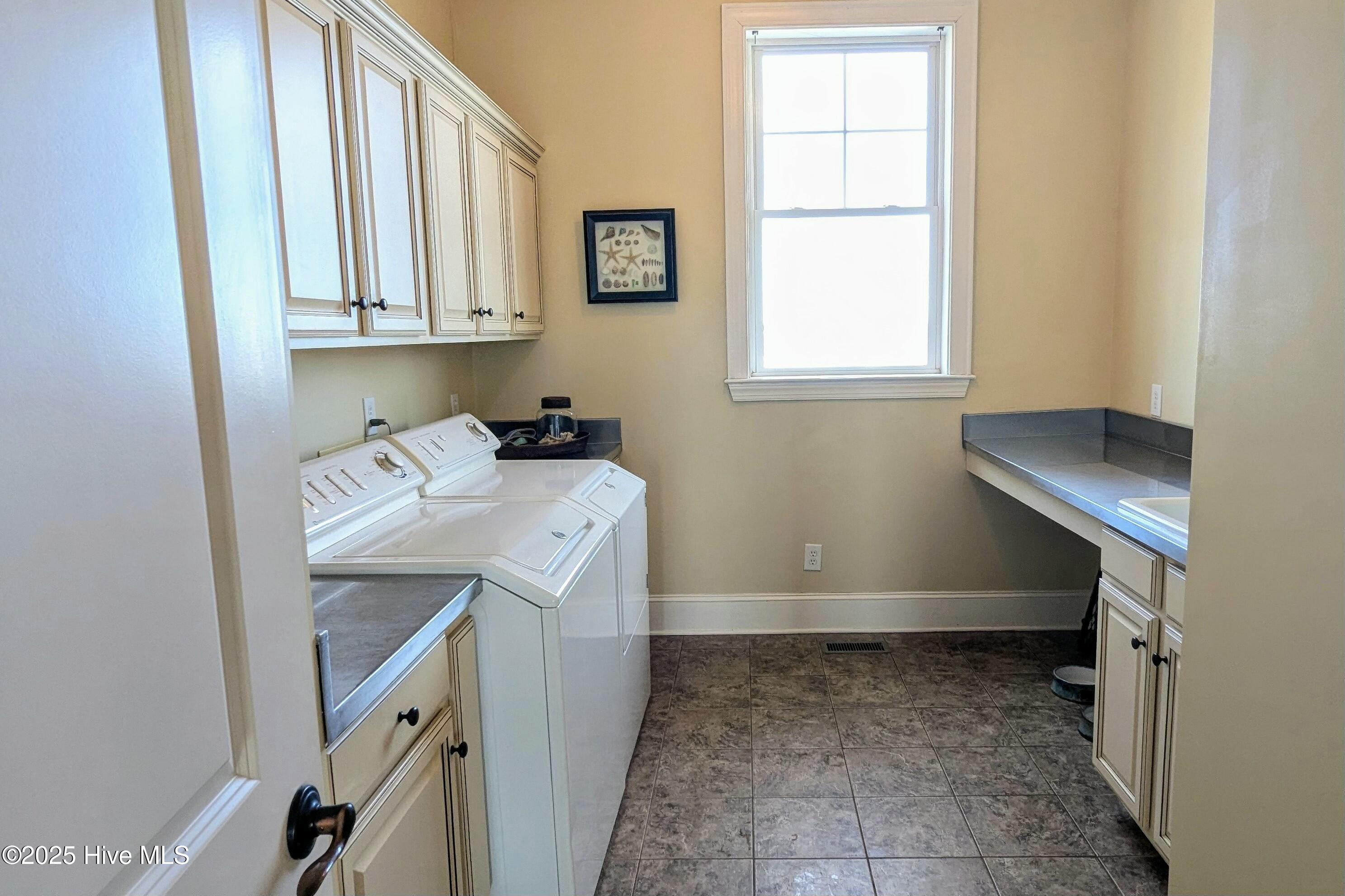 1405 Oglesby Road Property Photo 24