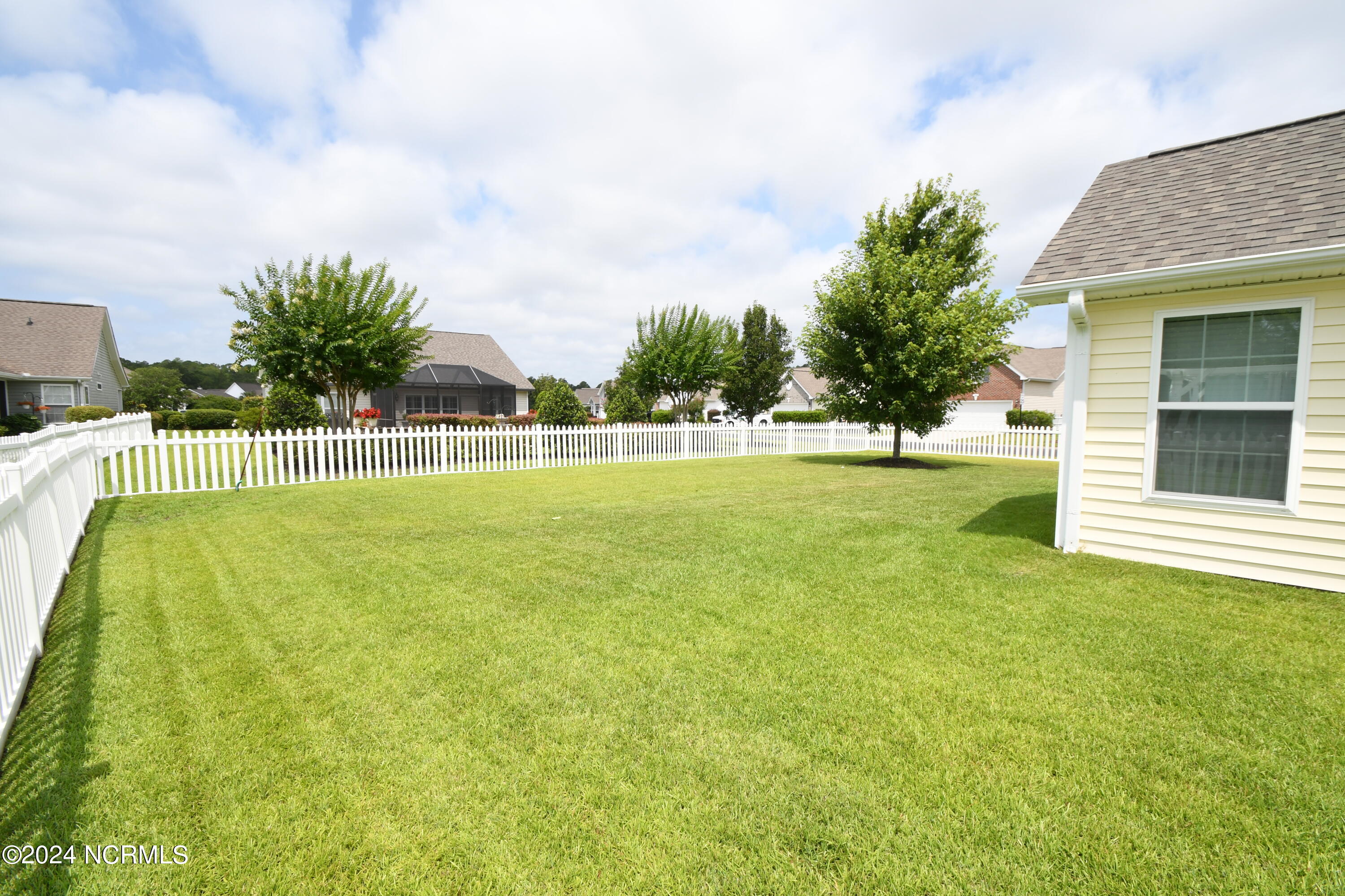912 Corn Planters Circle Property Photo 2