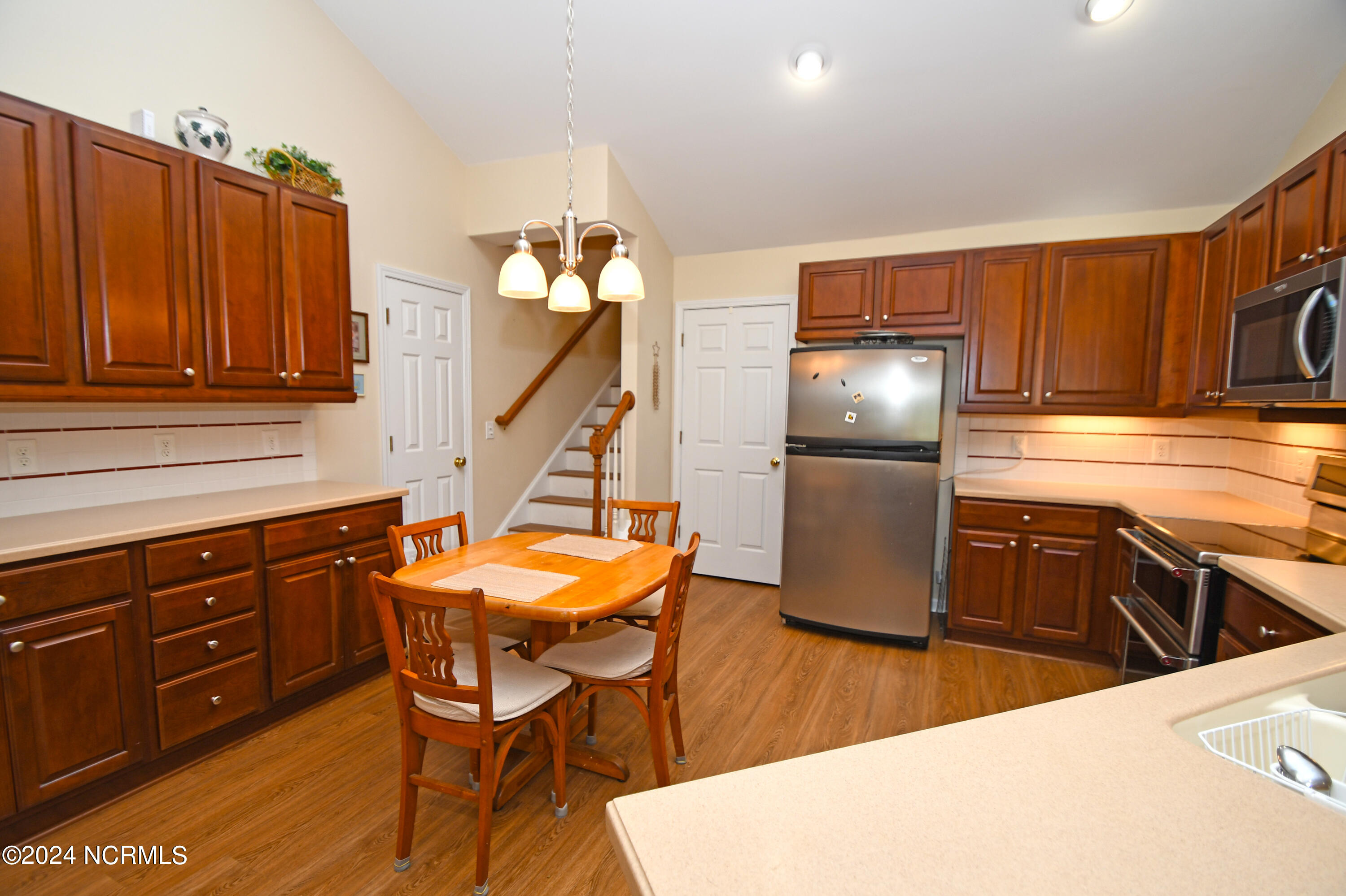 912 Corn Planters Circle Property Photo 4