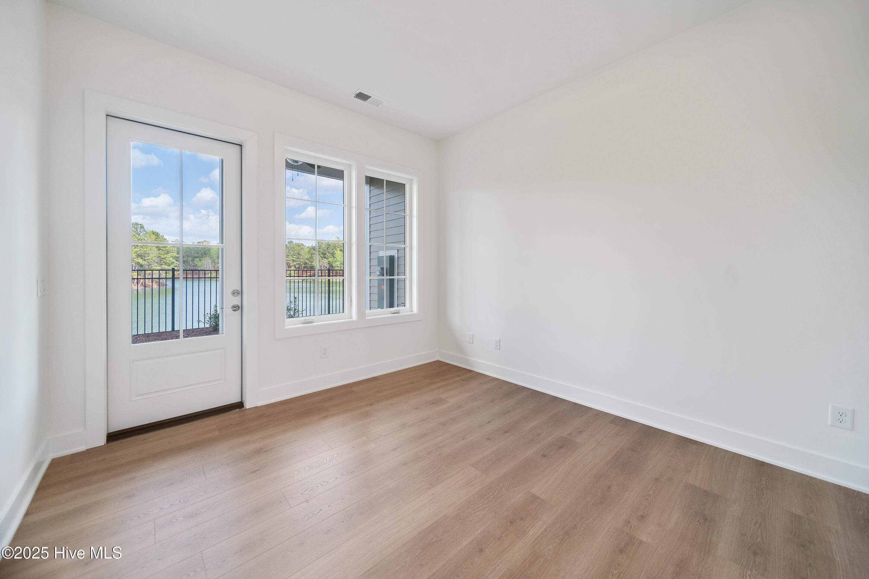 2656 Alvernia Drive Property Photo 4