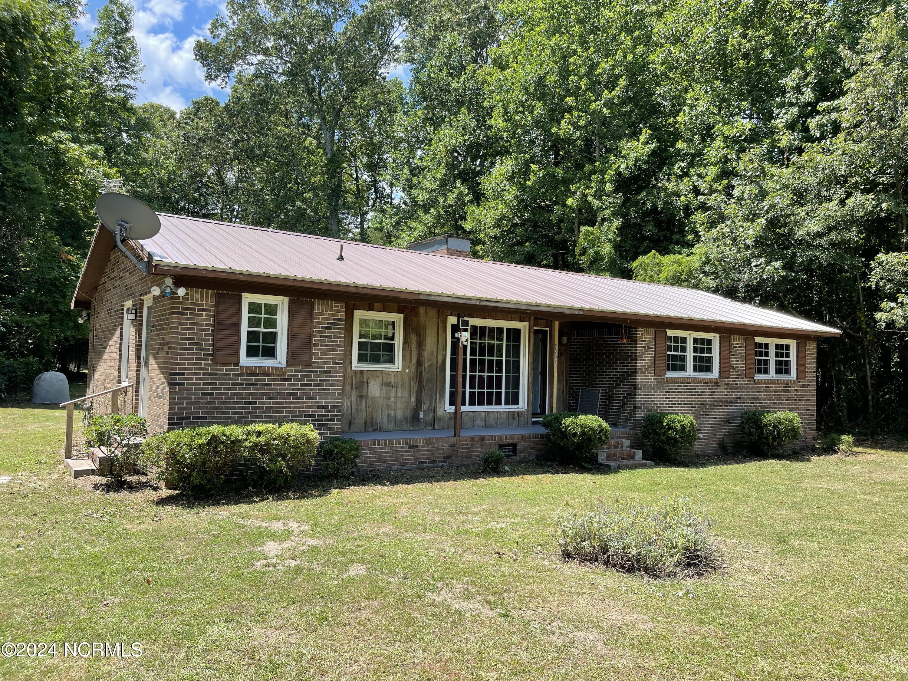 600 Mallard Drive Property Photo 2