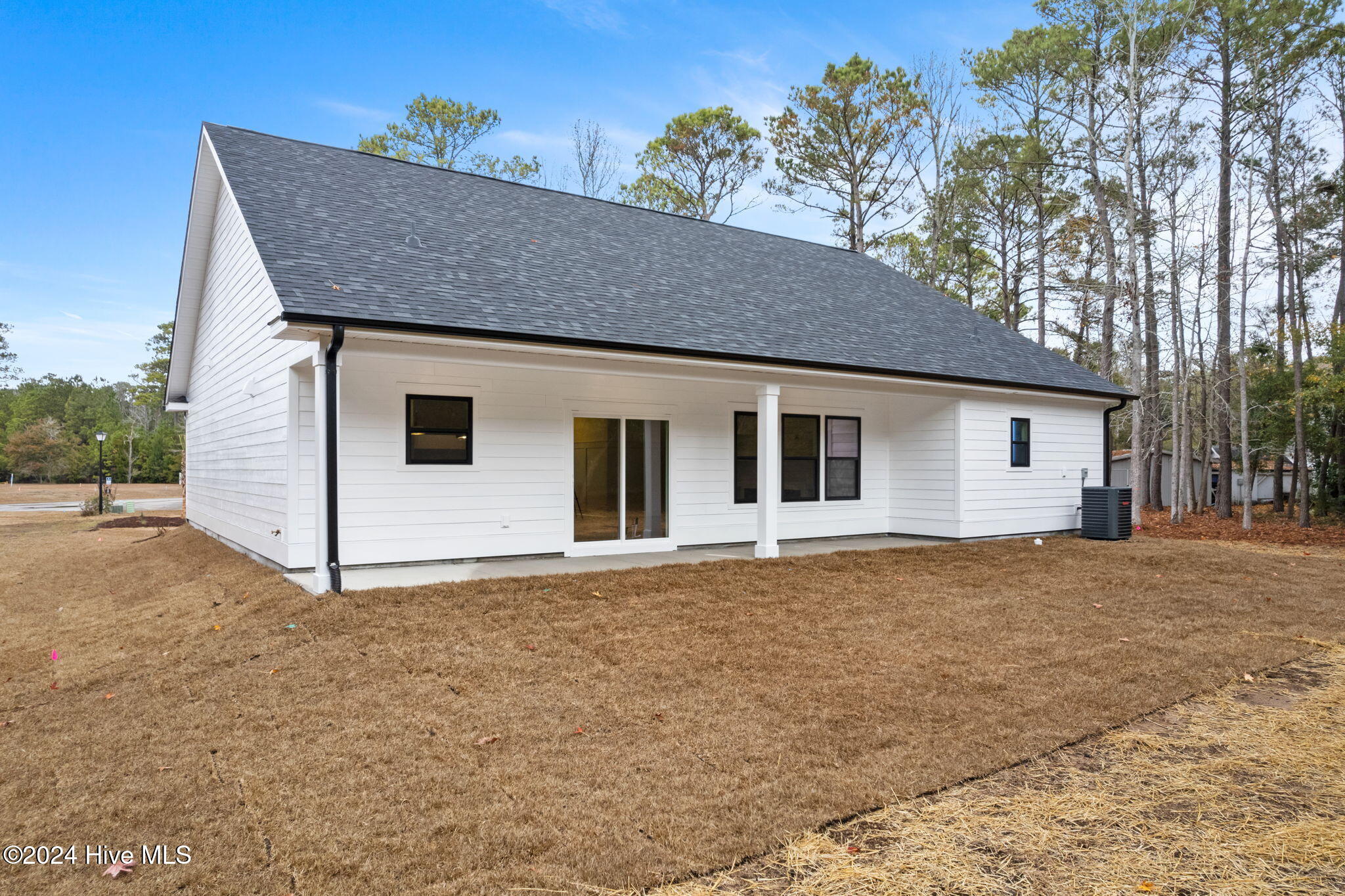 1564 Lansing Court Property Photo 7