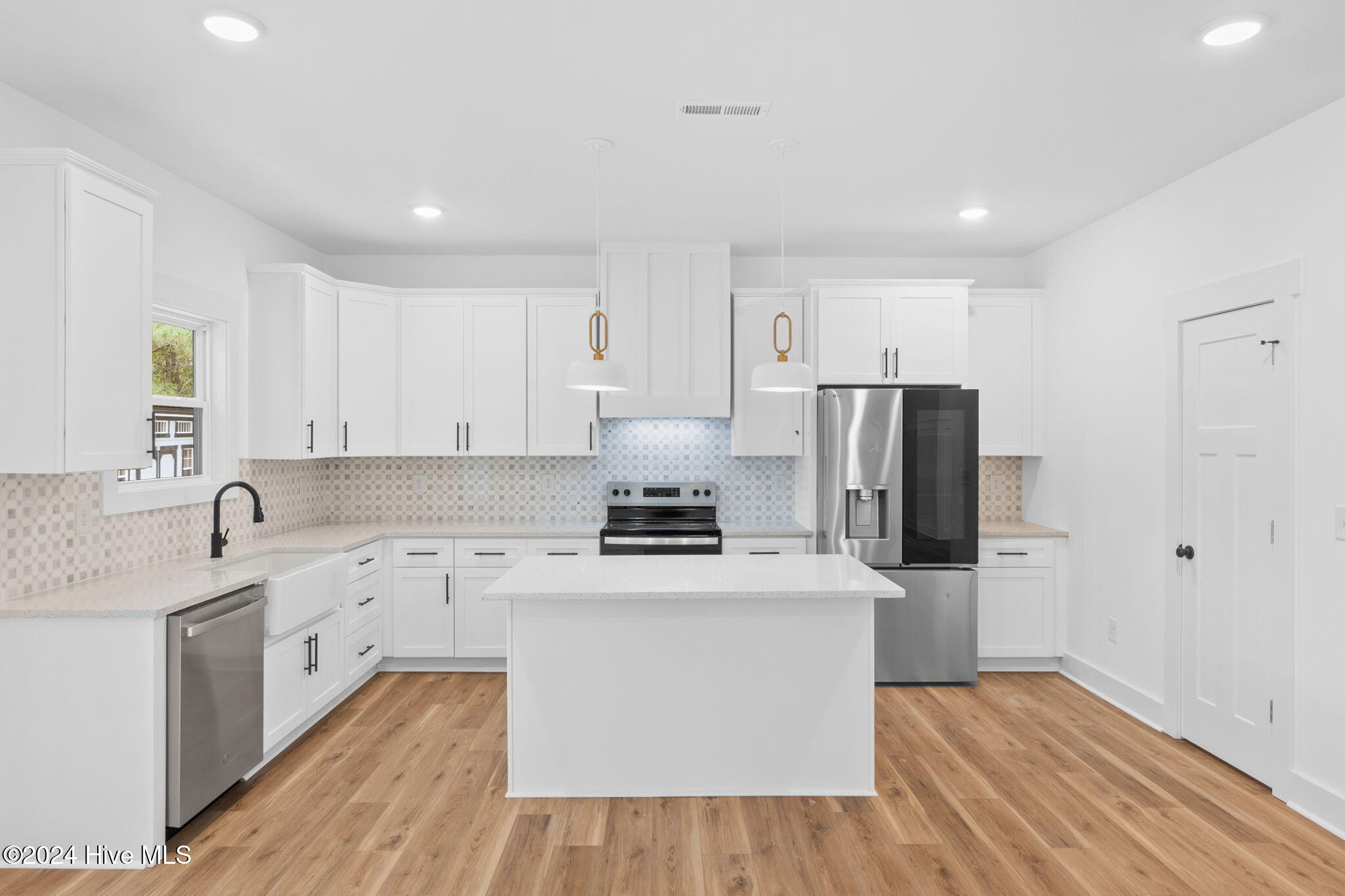 1564 Lansing Court Property Photo 14