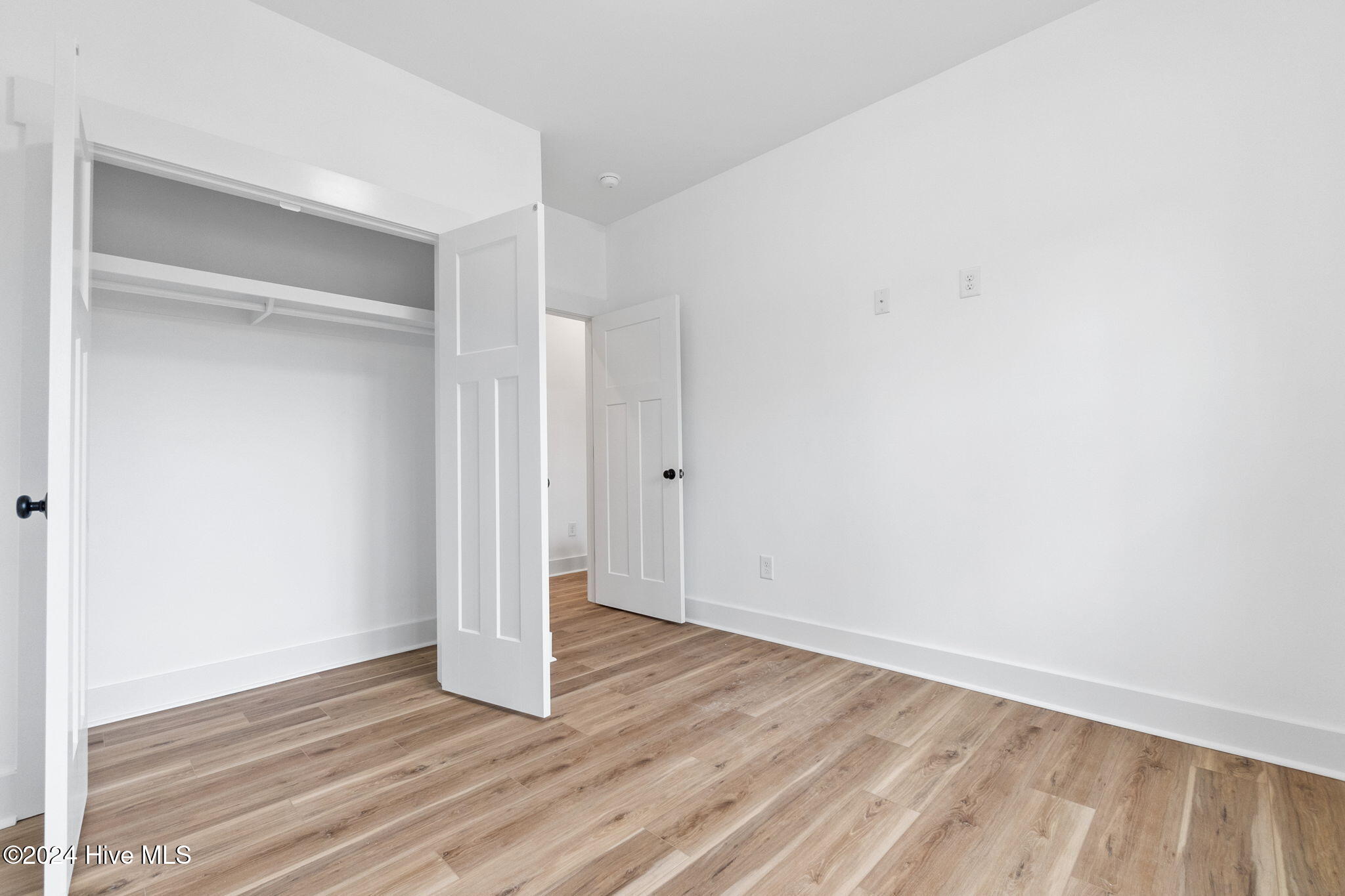 1564 Lansing Court Property Photo 35