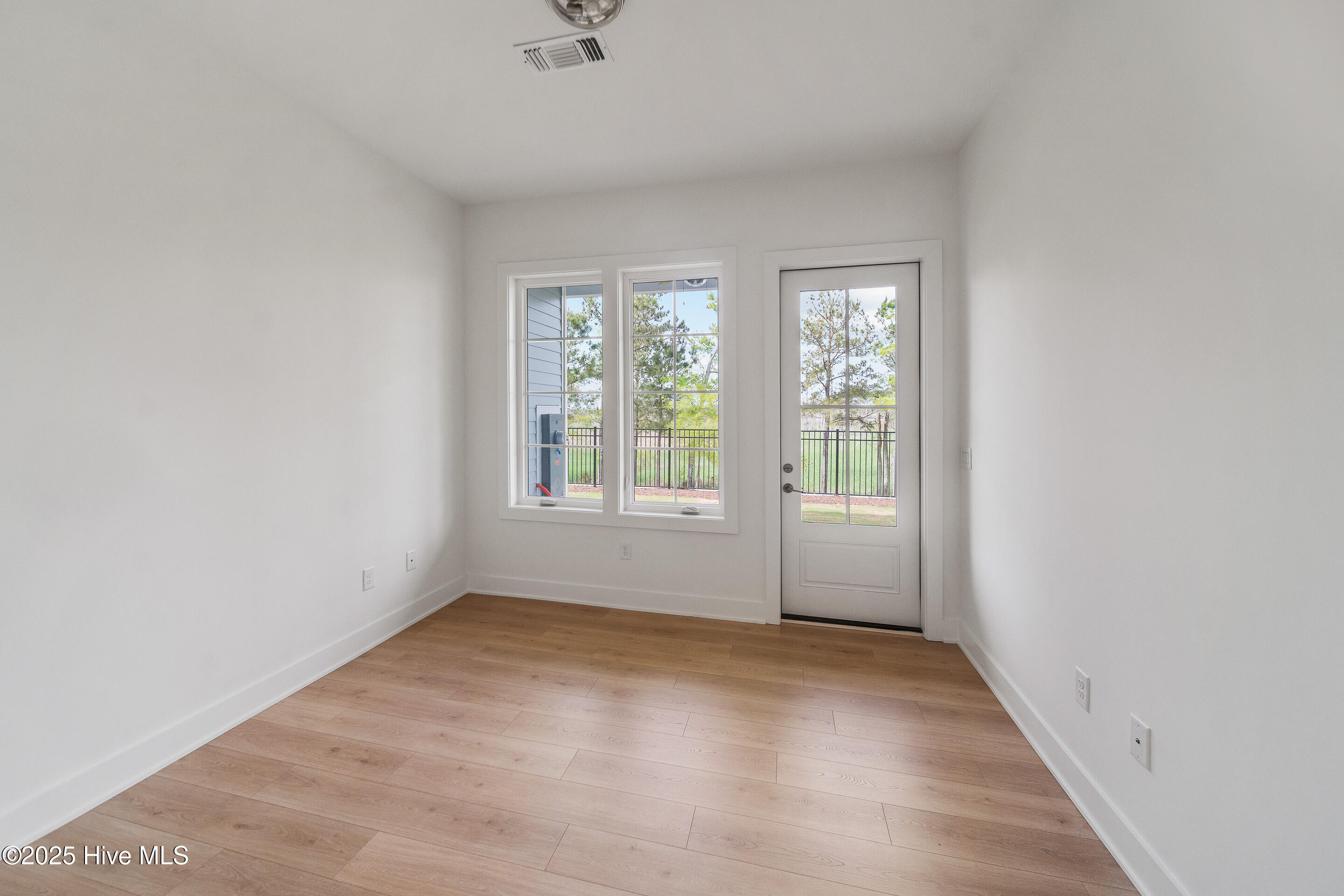 2601 Alvernia Drive Property Photo 4