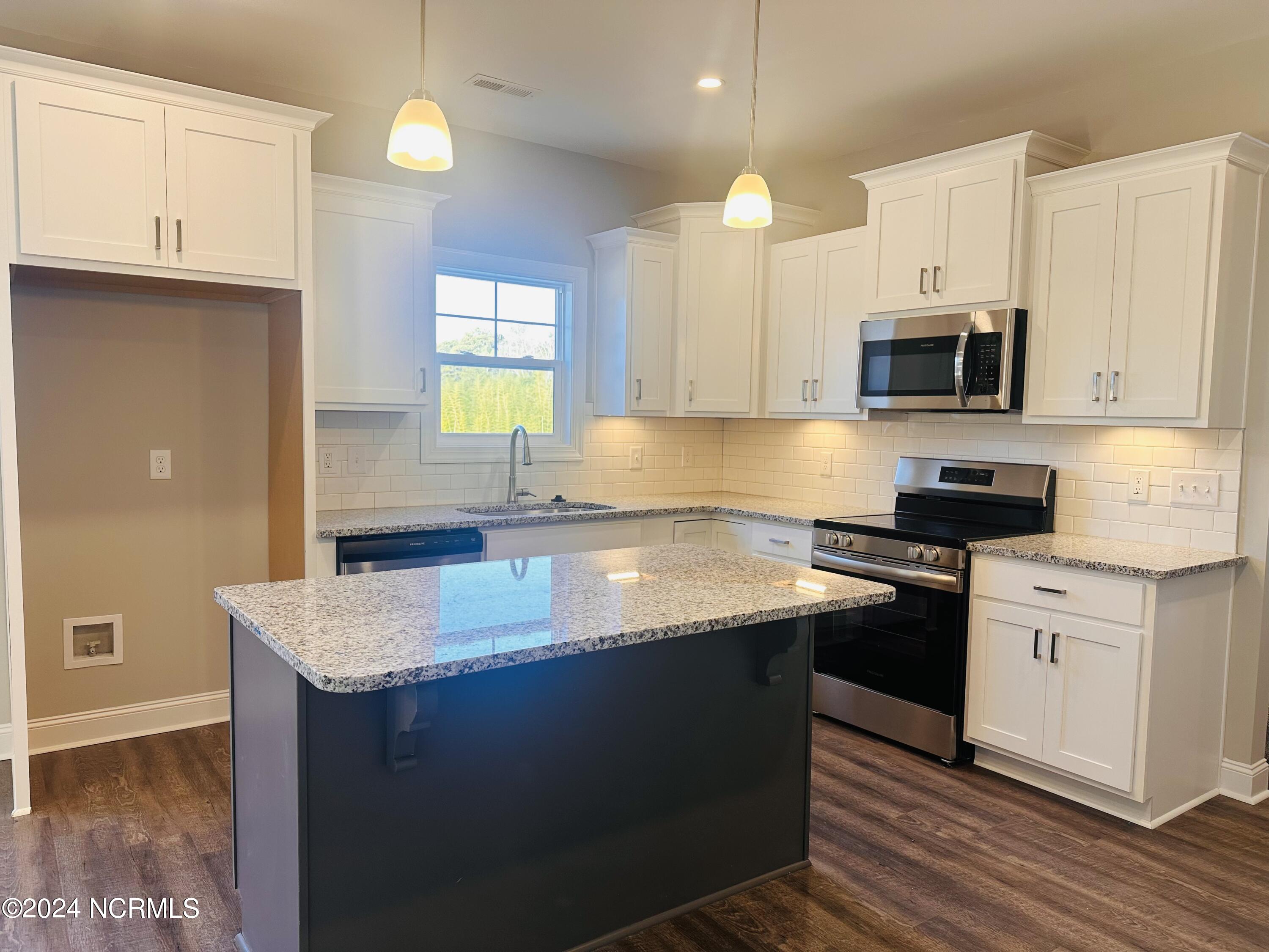 160 Carver Street Property Photo 6