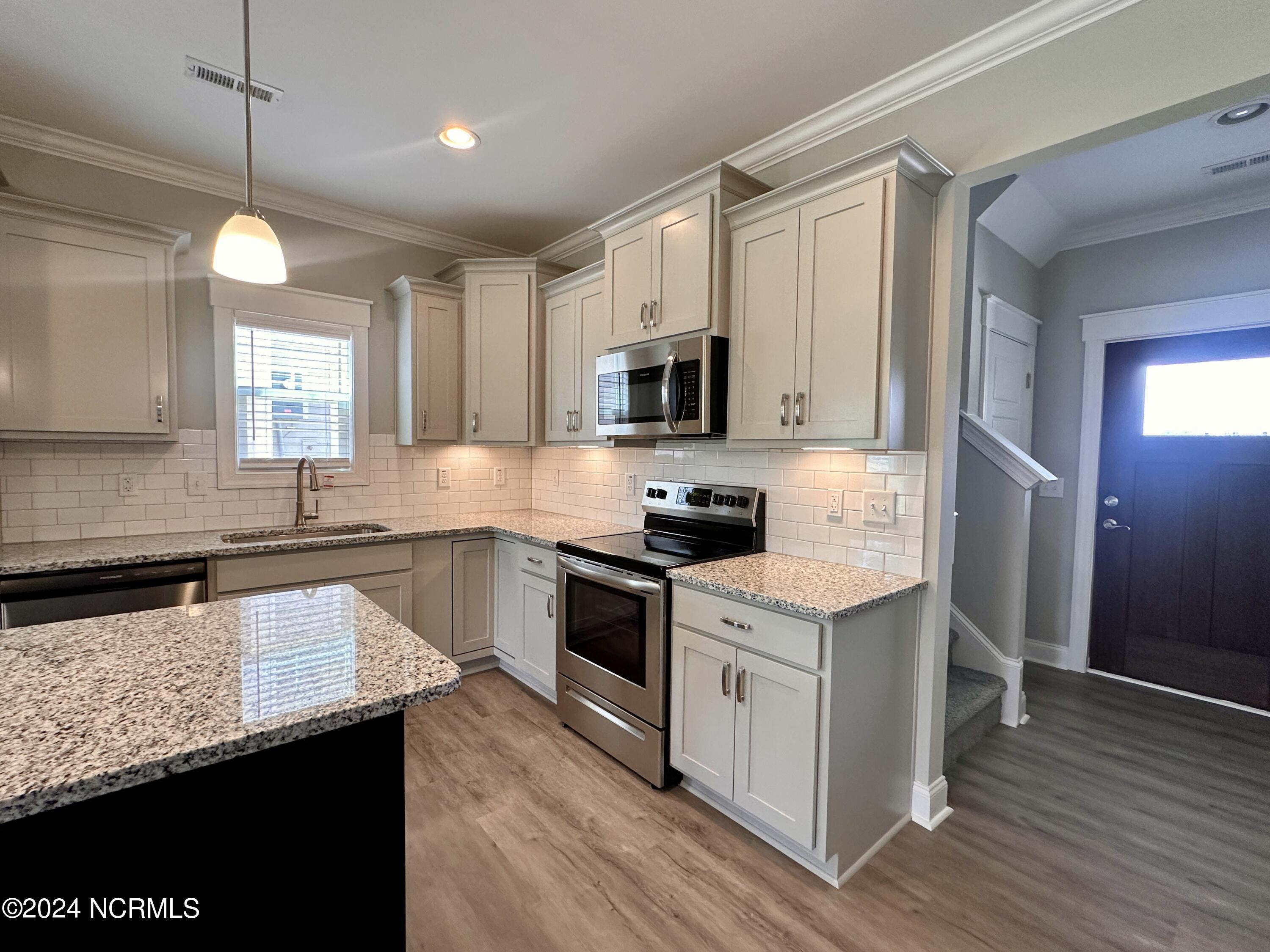 207 Eaton Street Property Photo 6