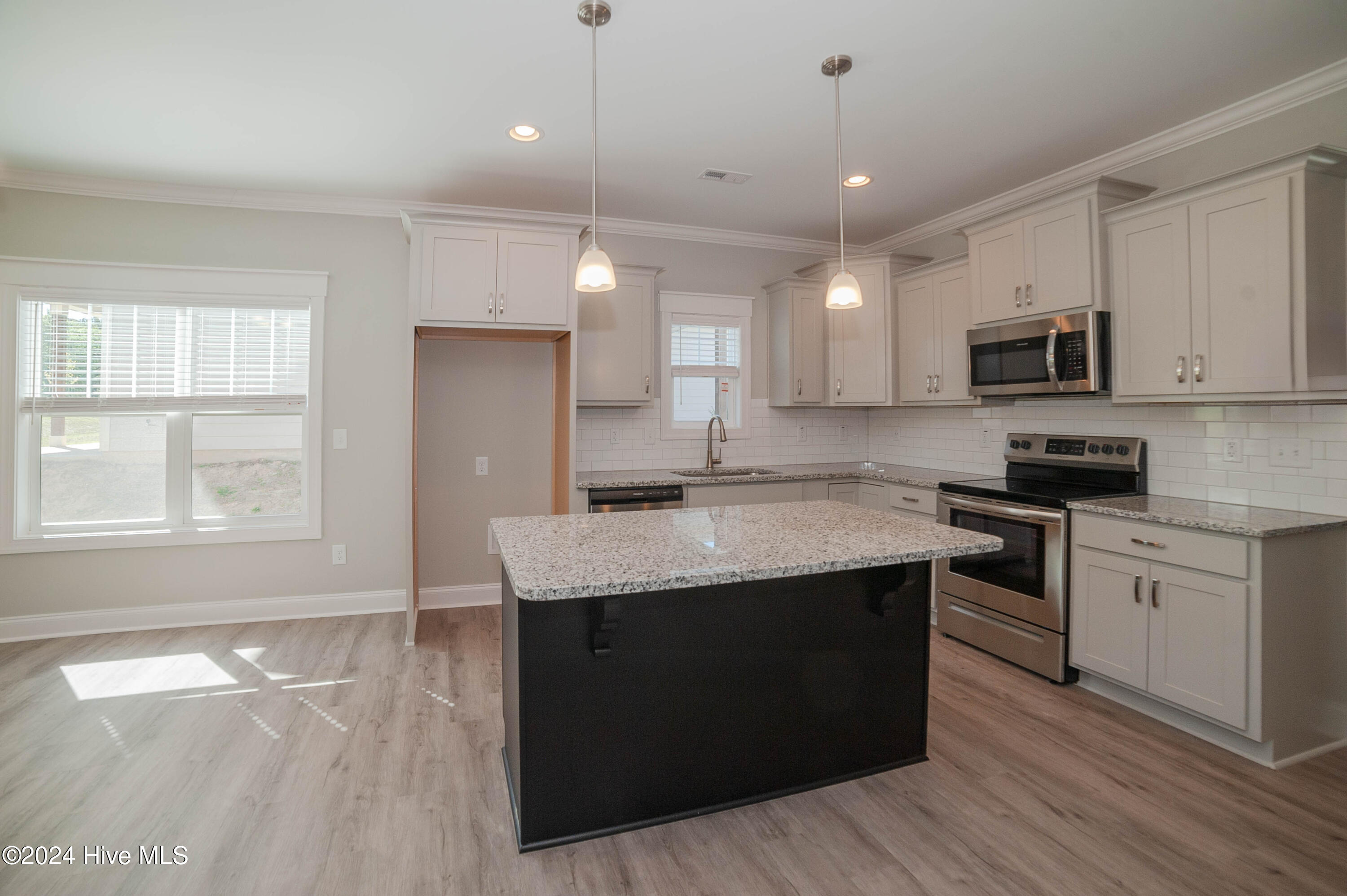 207 Eaton Street Property Photo 8