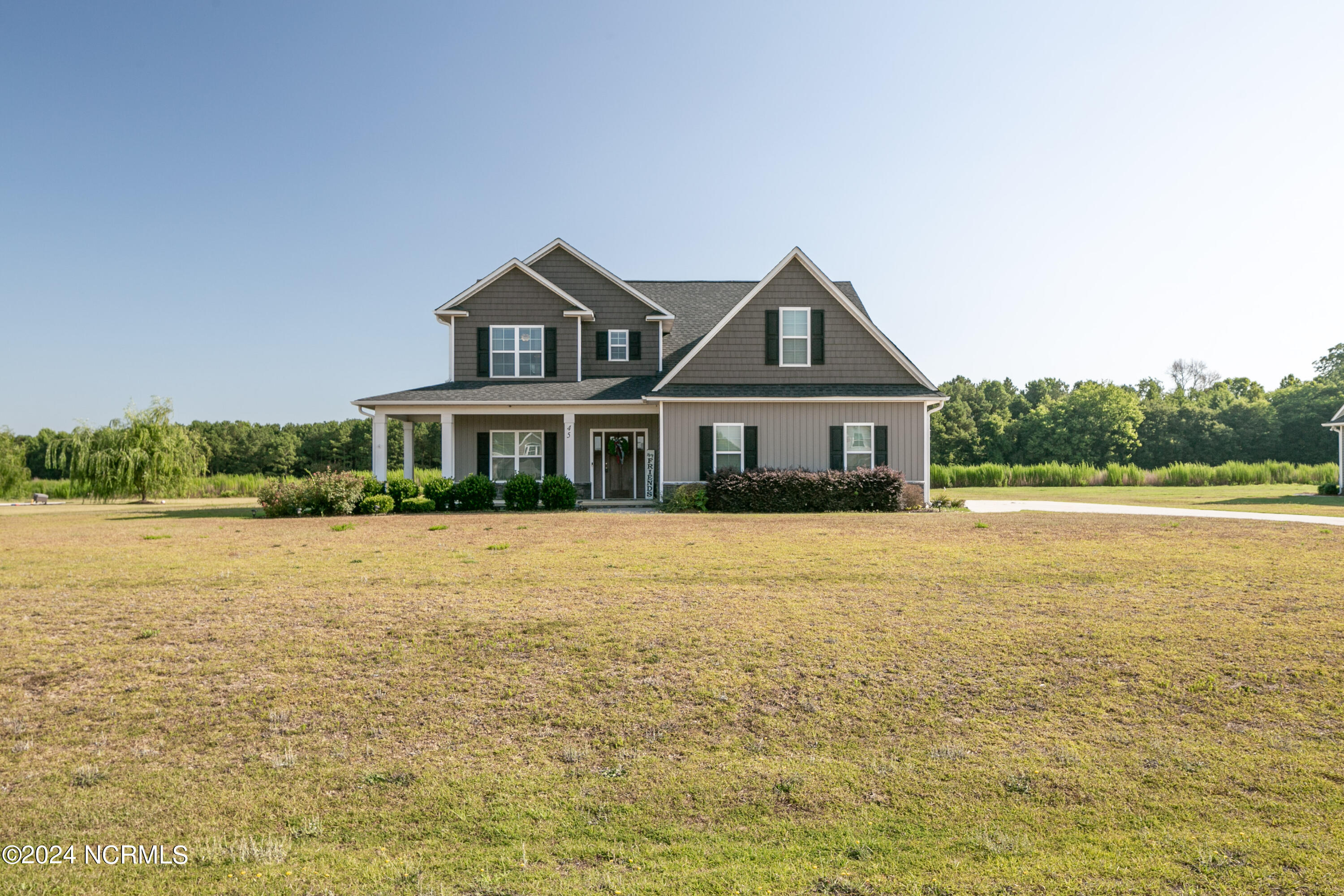 45 E Bermuda Circle Property Photo 1